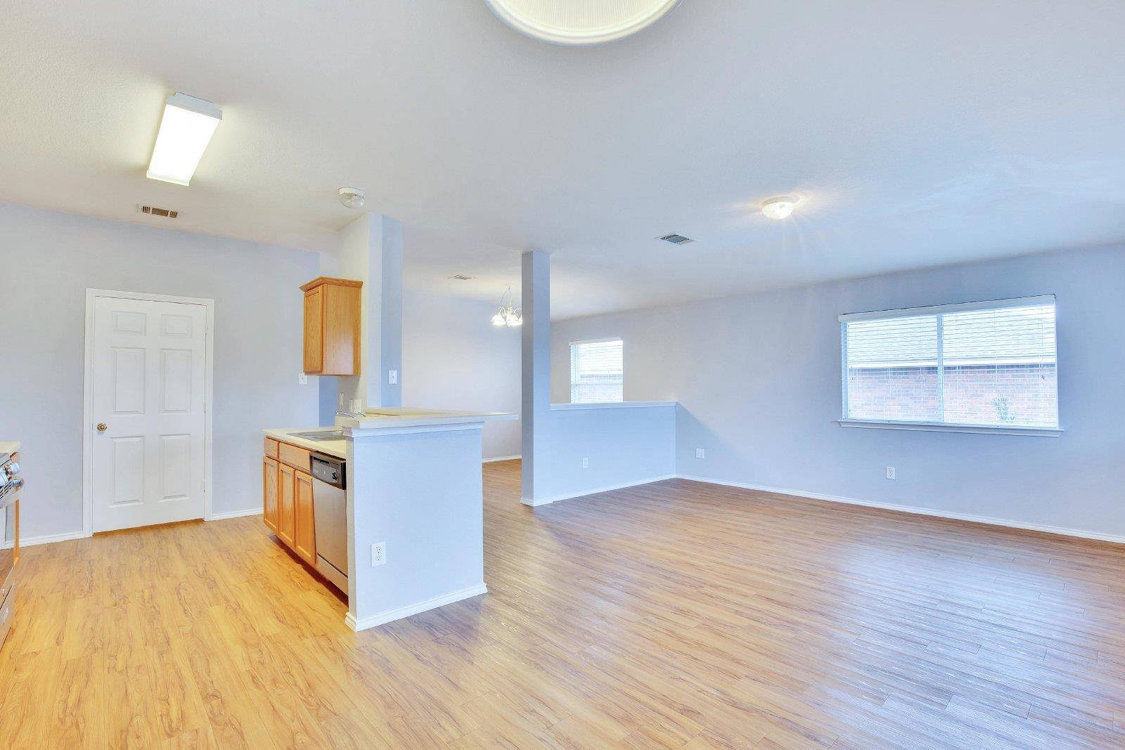 1002 Remington Dr, Leander, TX 78641