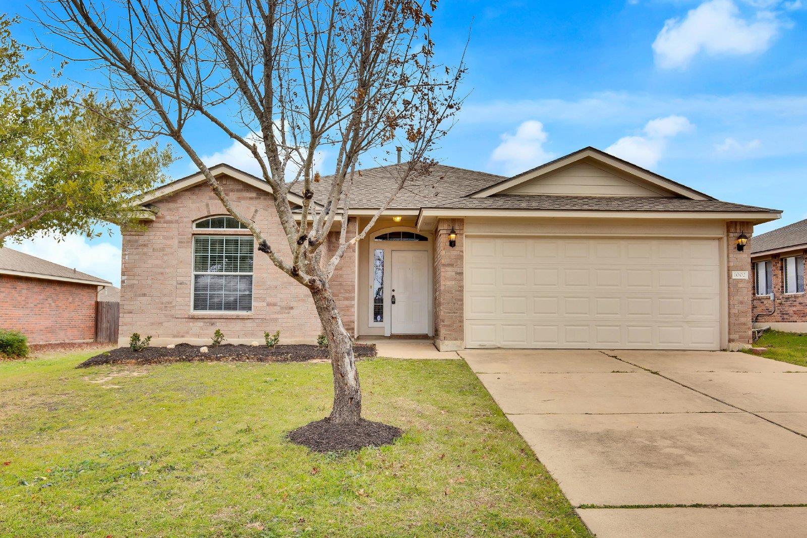 1002 Remington Dr, Leander, TX 78641