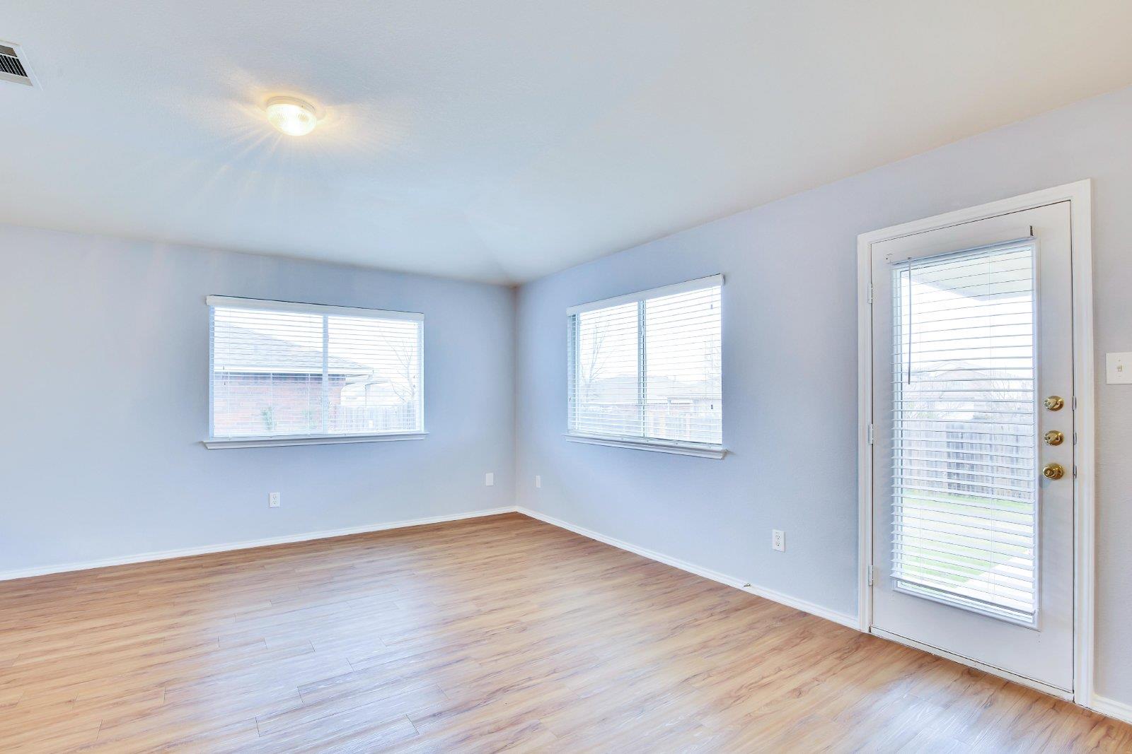 1002 Remington Dr, Leander, TX 78641