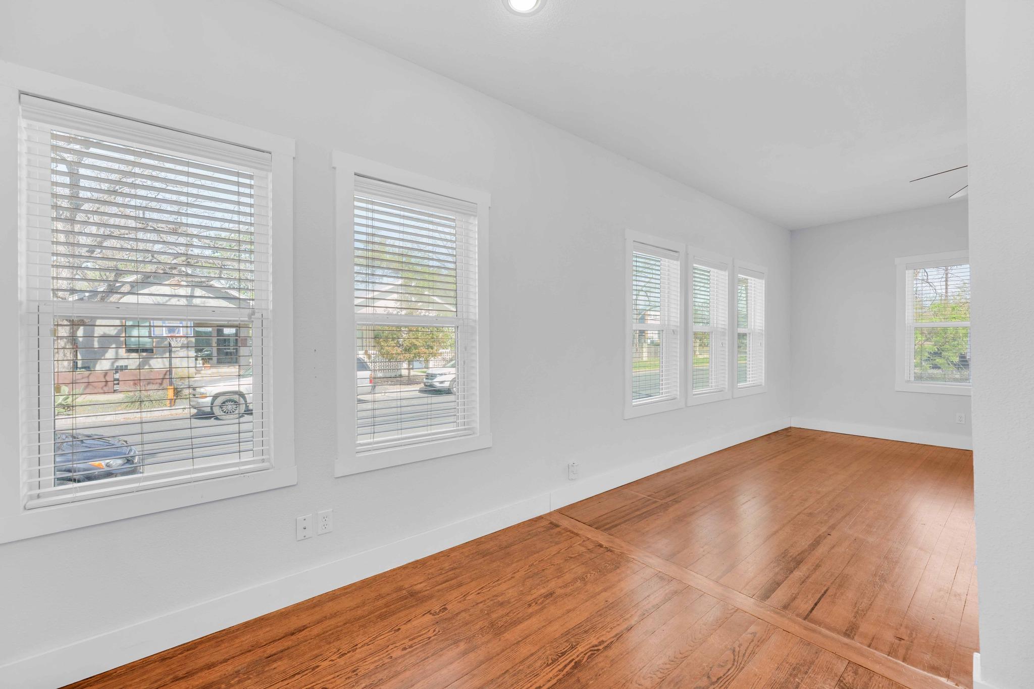 615 W 33rd St # b, Austin, TX 78705