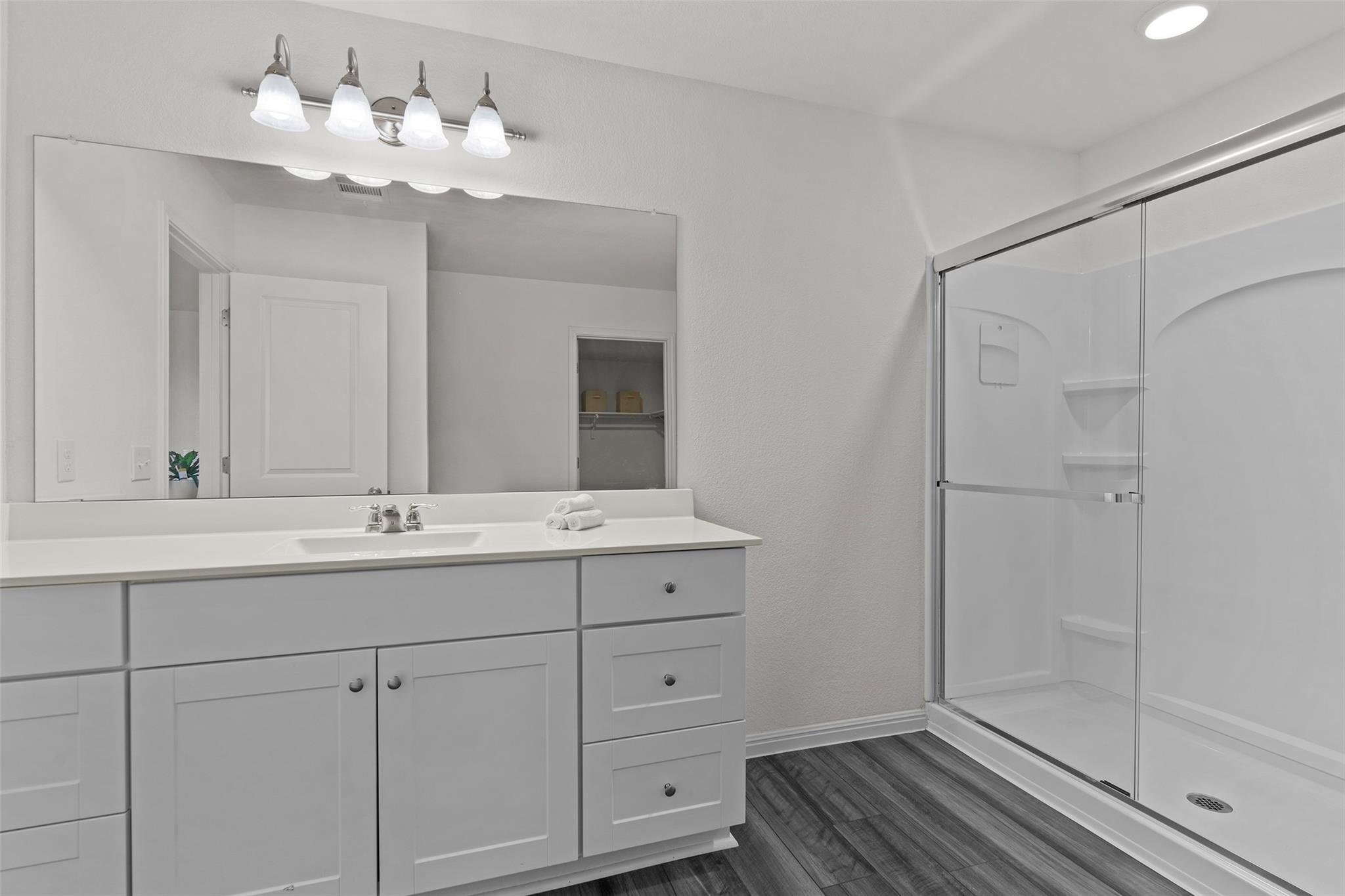 305 Redfish Ln, Hutto, TX 78634