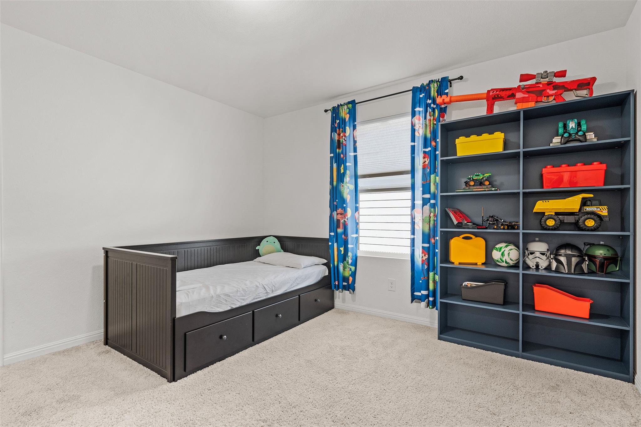 305 Redfish Ln, Hutto, TX 78634