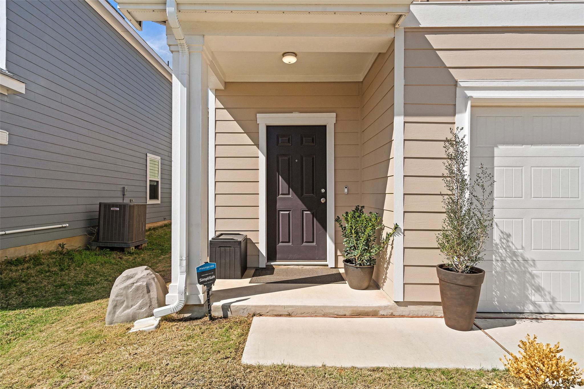 305 Redfish Ln, Hutto, TX 78634