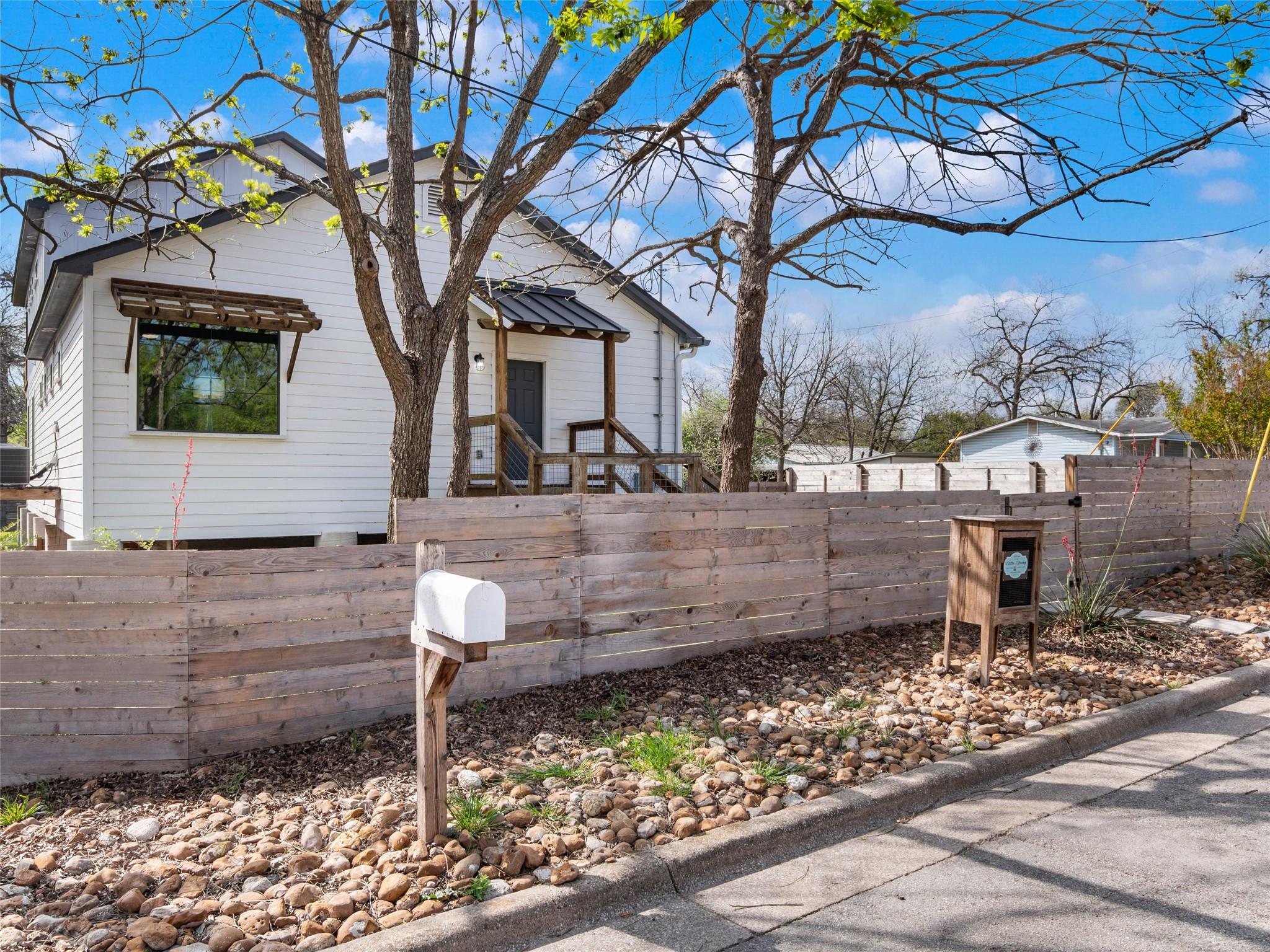 502 E Basel St, New Braunfels, TX 78130