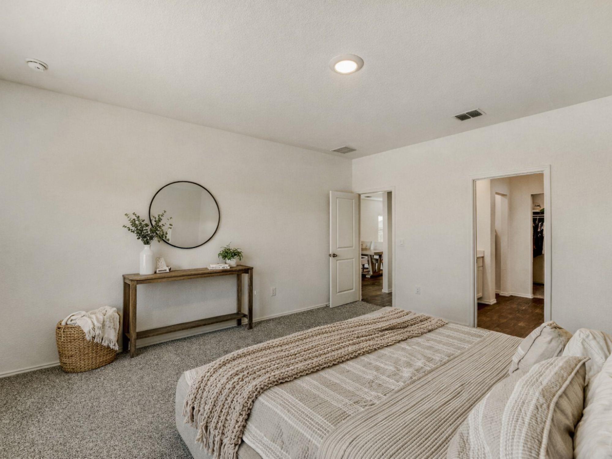 12421 Silversmith Ln, Mustang Ridge, TX 78610