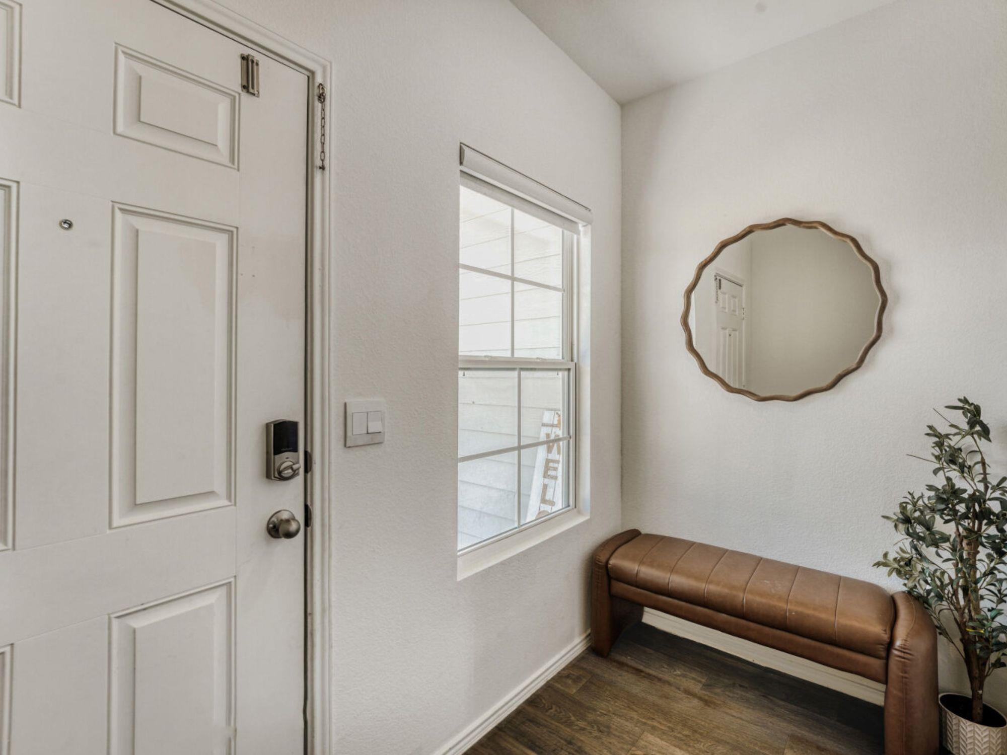 12421 Silversmith Ln, Mustang Ridge, TX 78610