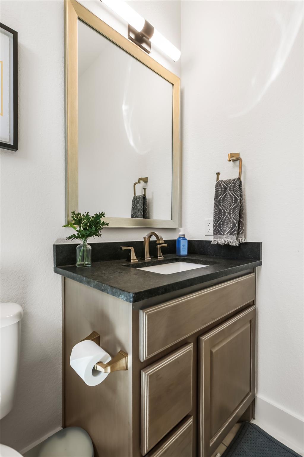 134 Lucia Ct, Horseshoe Bay, TX 78657