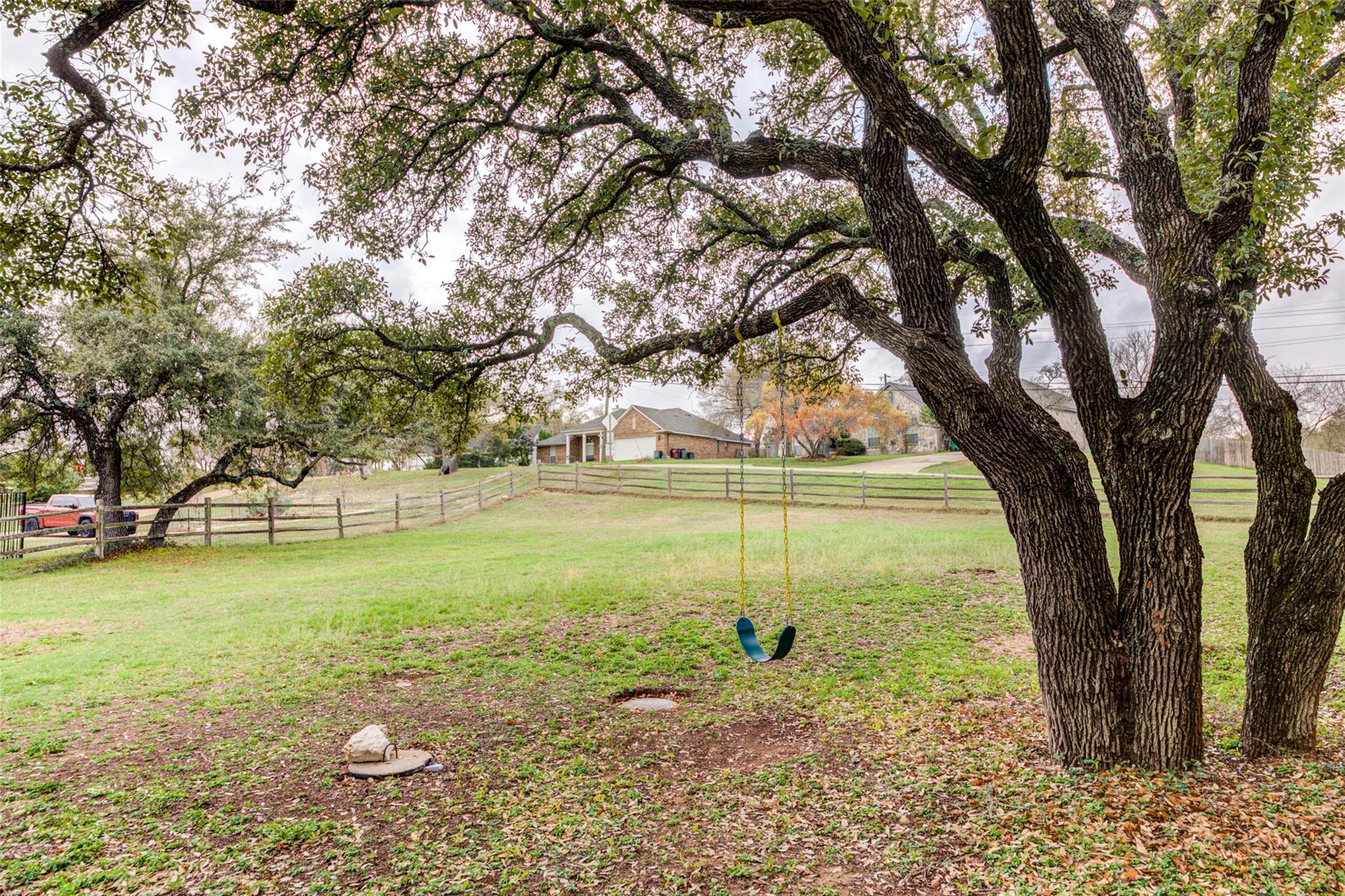 805 Kemp Hills Dr, Austin, TX 78737