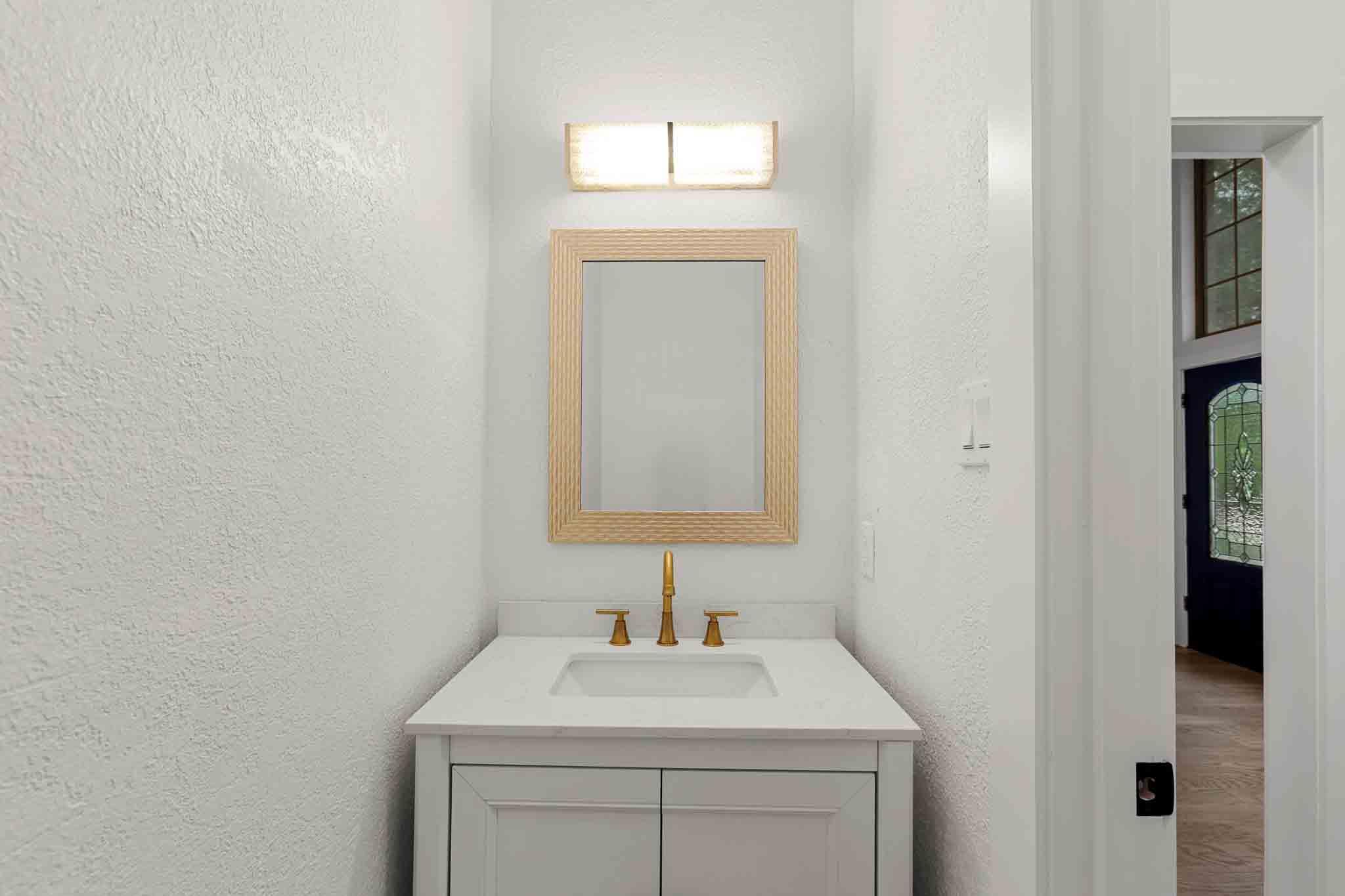 201 Timpanagos Dr, Lakeway, TX 78734