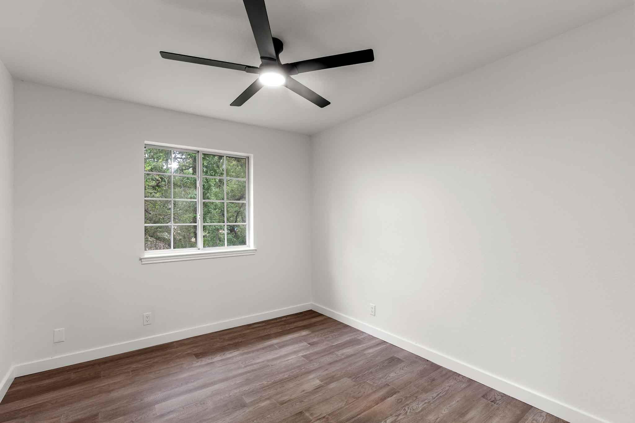 201 Timpanagos Dr, Lakeway, TX 78734