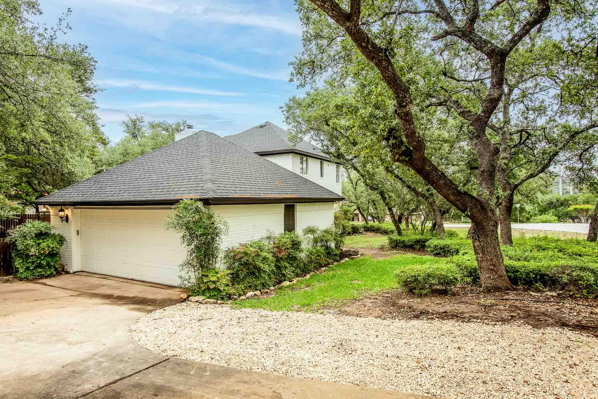 201 Timpanagos Dr, Lakeway, TX 78734