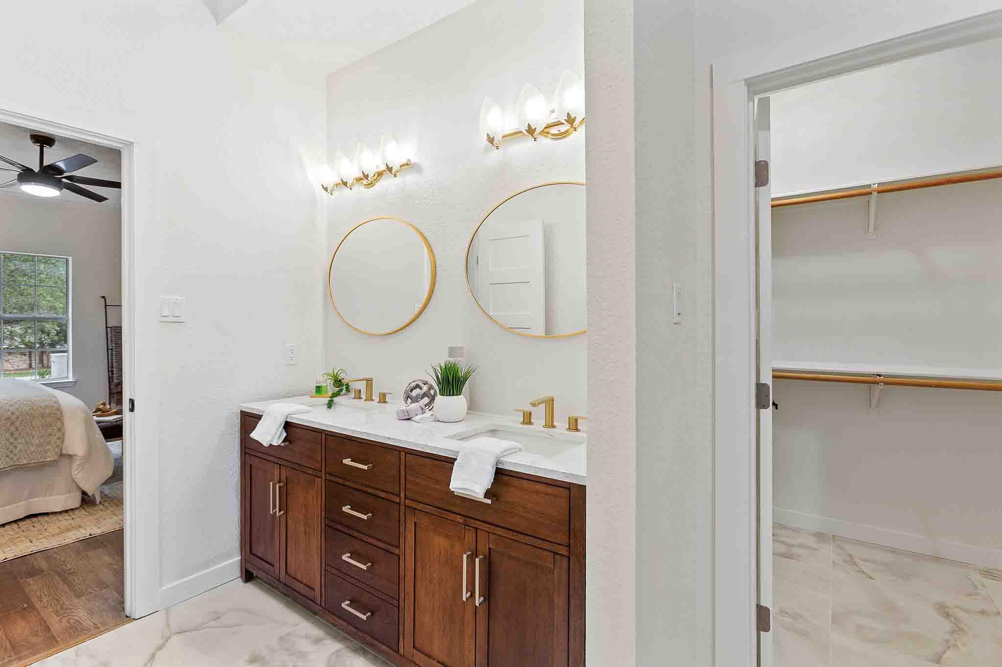 201 Timpanagos Dr, Lakeway, TX 78734