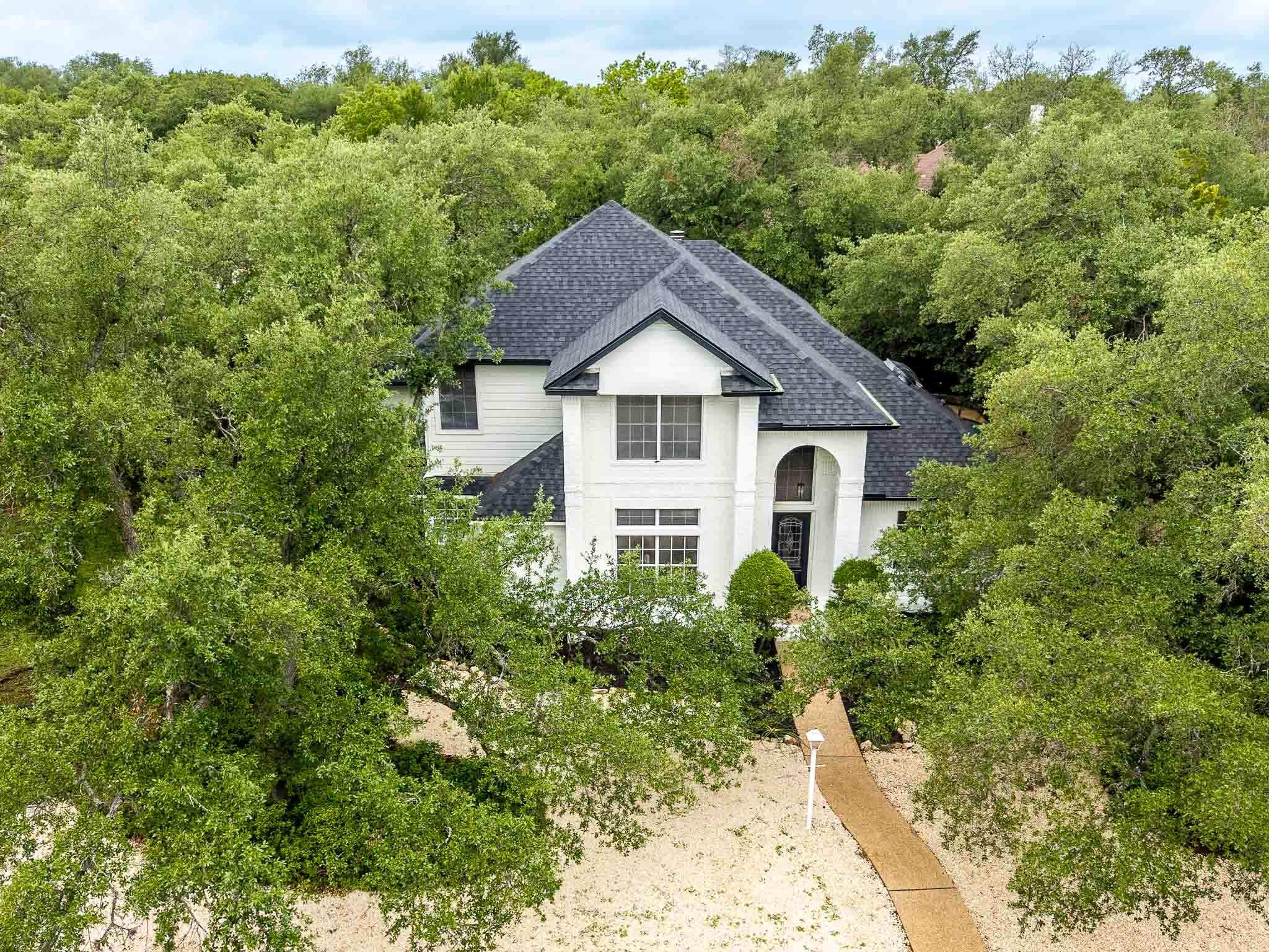 201 Timpanagos Dr, Lakeway, TX 78734