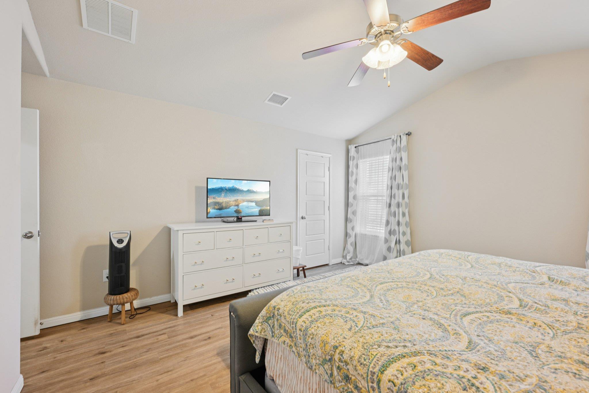 505 Buttermilk Ln, Leander, TX 78641