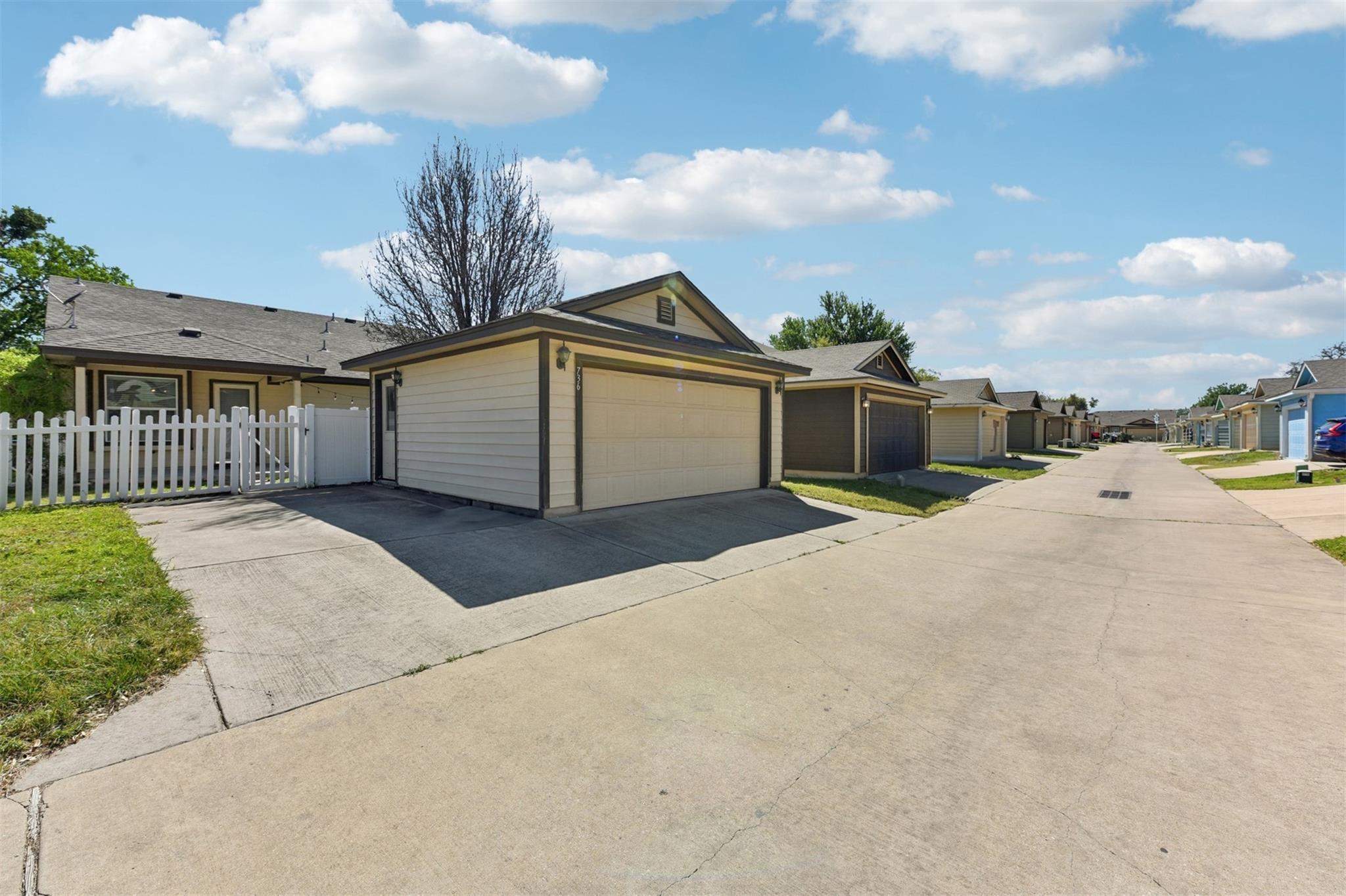 736 Gabriel Mills Dr, Round Rock, TX 78664