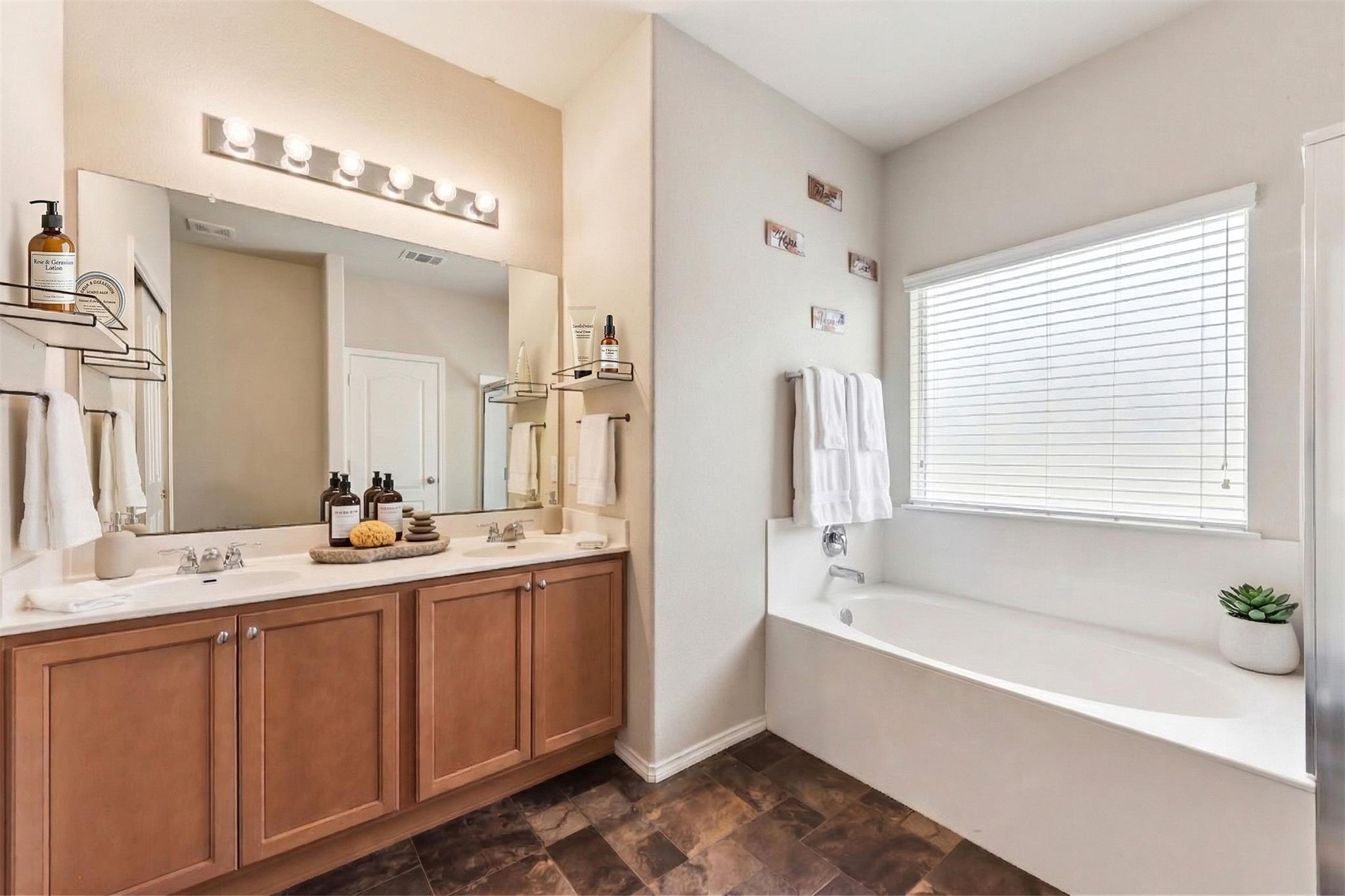 736 Gabriel Mills Dr, Round Rock, TX 78664