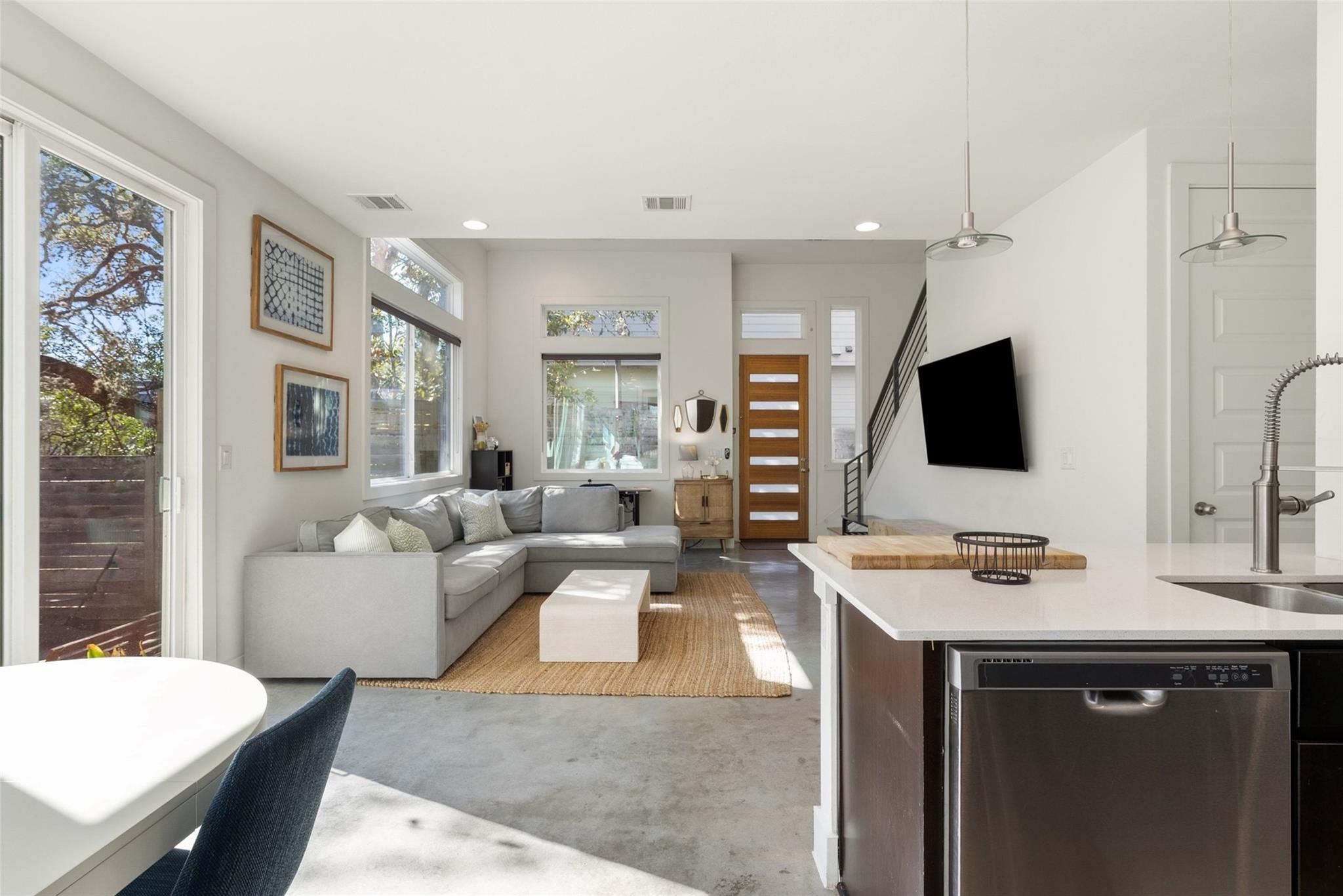 402 El Paso St # B, Austin, TX 78704