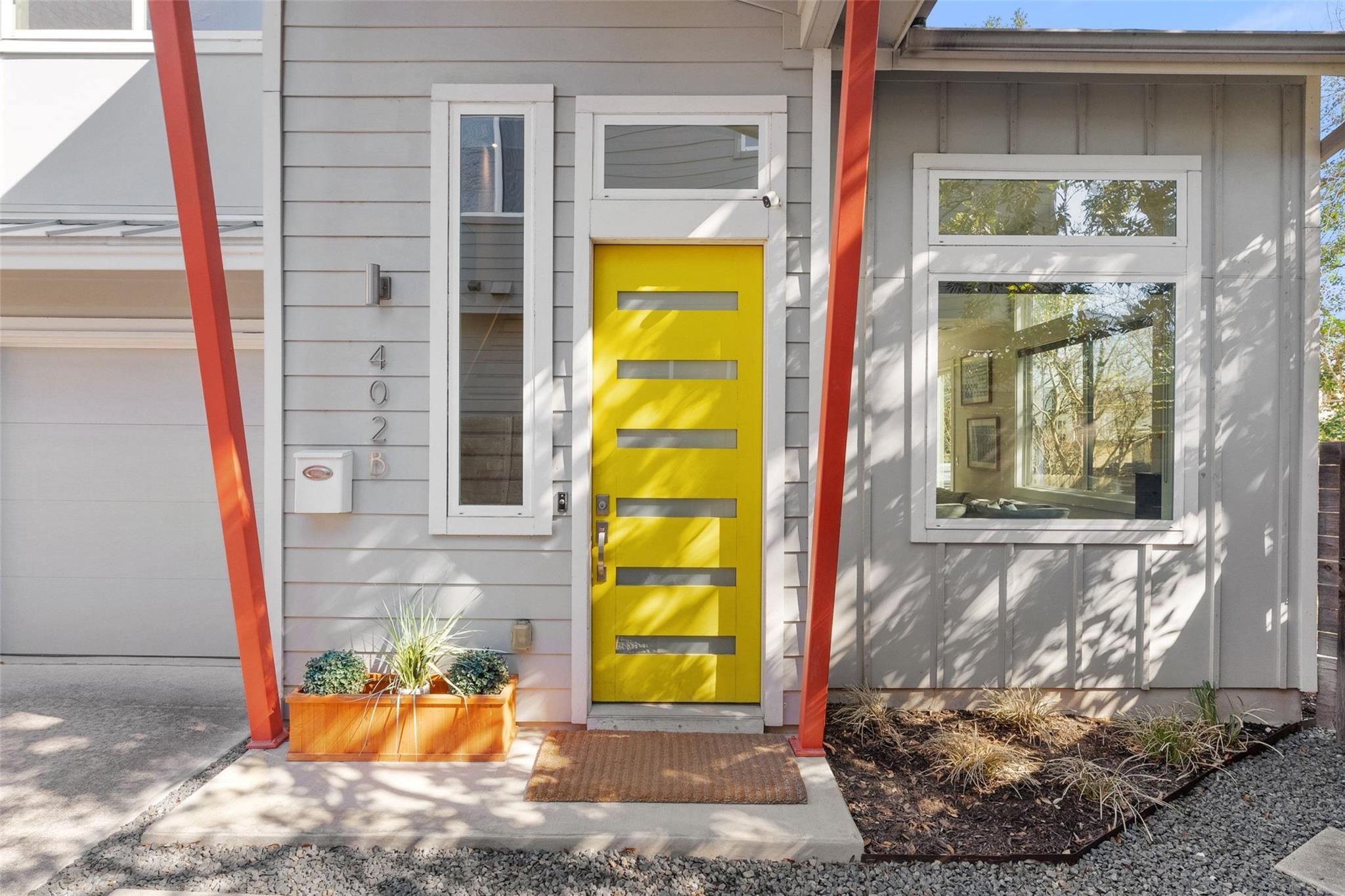 402 El Paso St # B, Austin, TX 78704