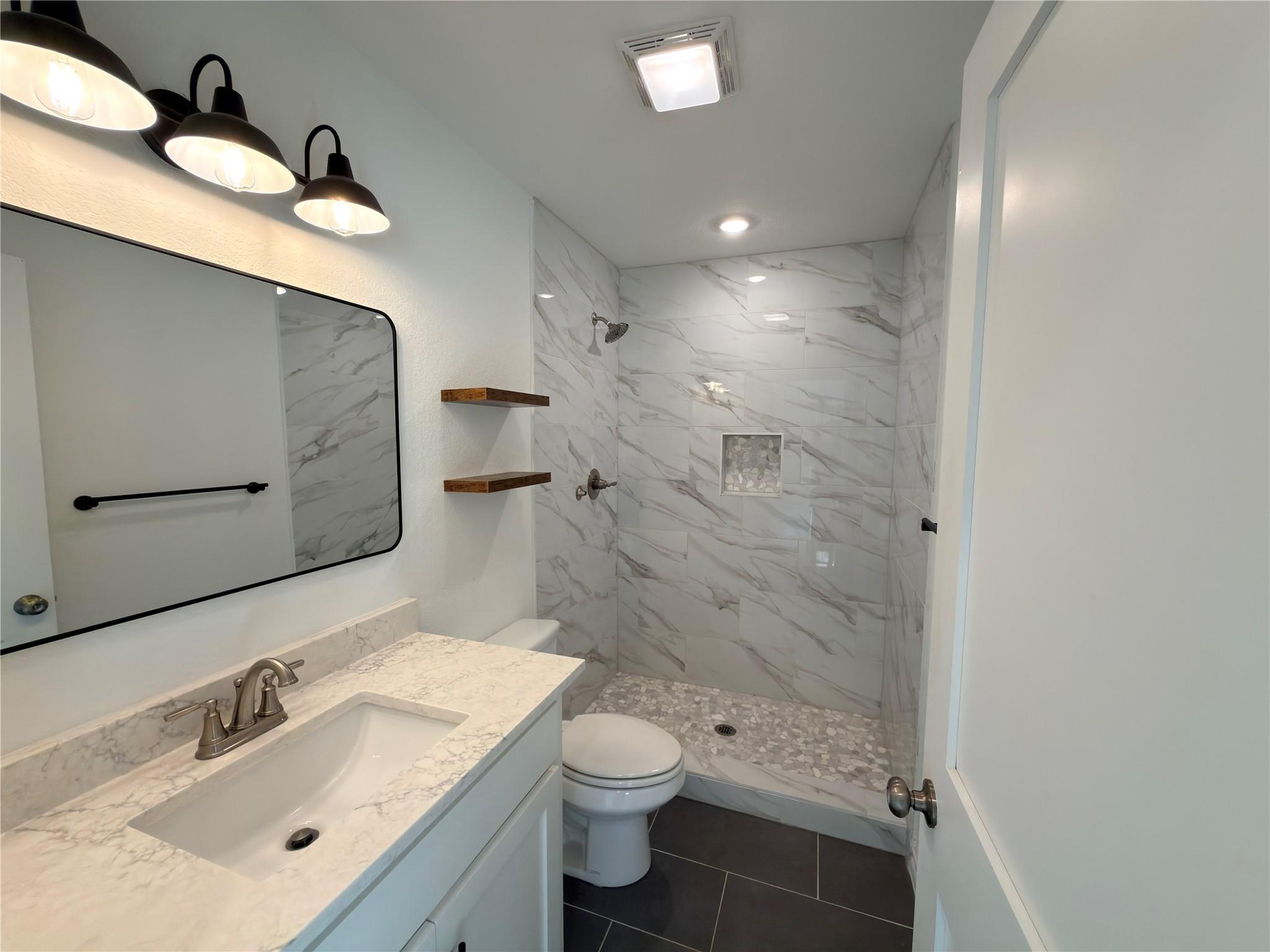 1742 Martinez Rd, Yoakum, TX 77995