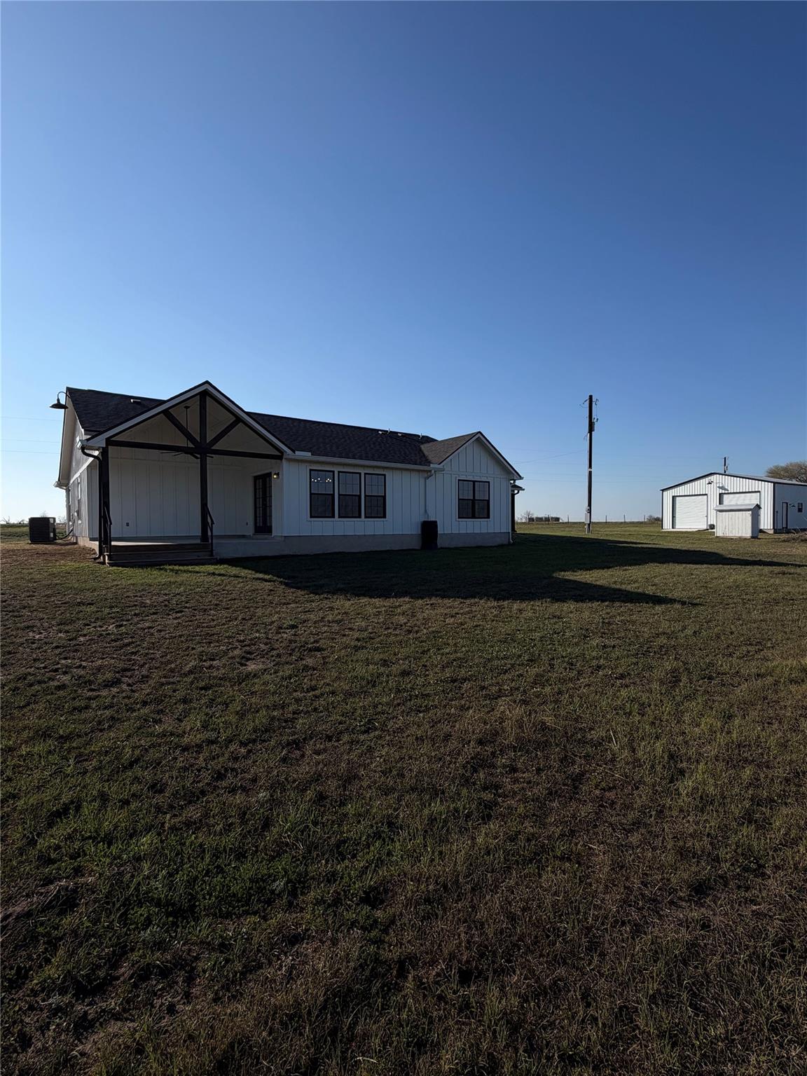 1742 Martinez Rd, Yoakum, TX 77995