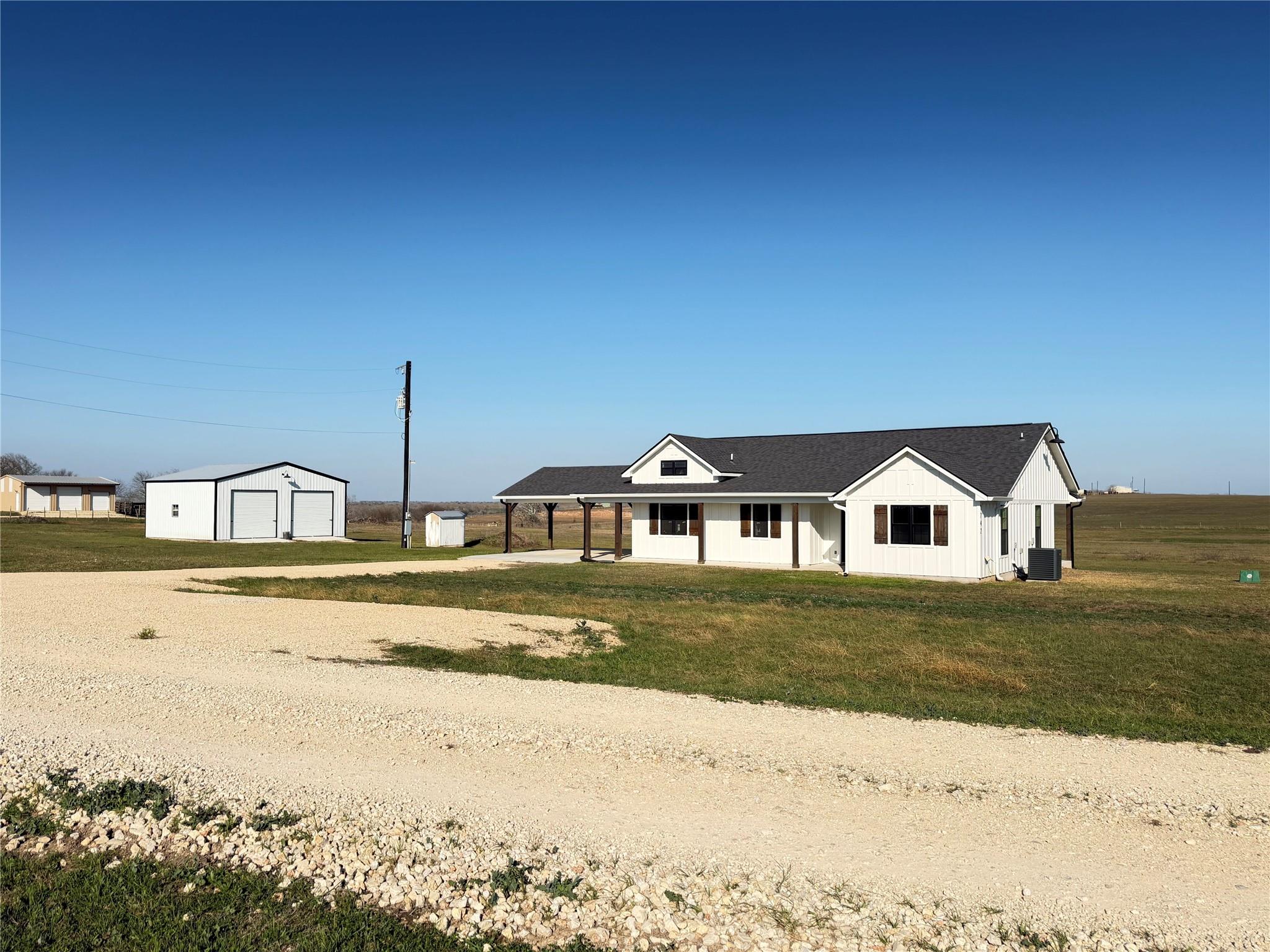 1742 Martinez Rd, Yoakum, TX 77995