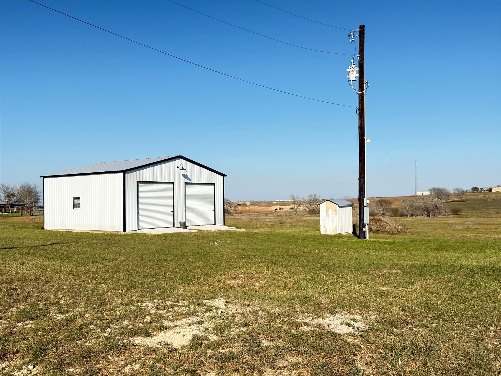 1742 Martinez Rd, Yoakum, TX 77995