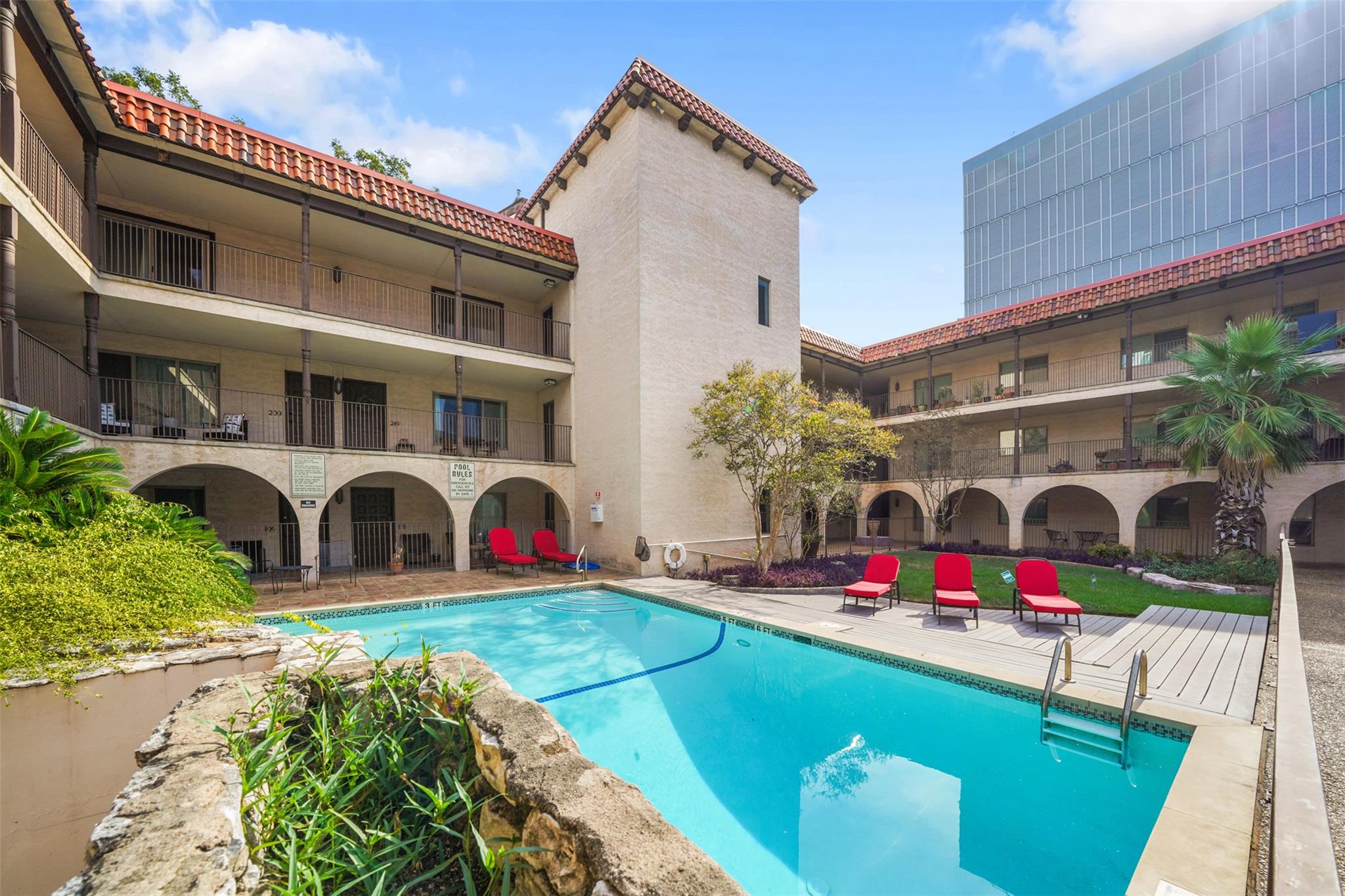 505 W 7th St # 113, Austin, TX 78701