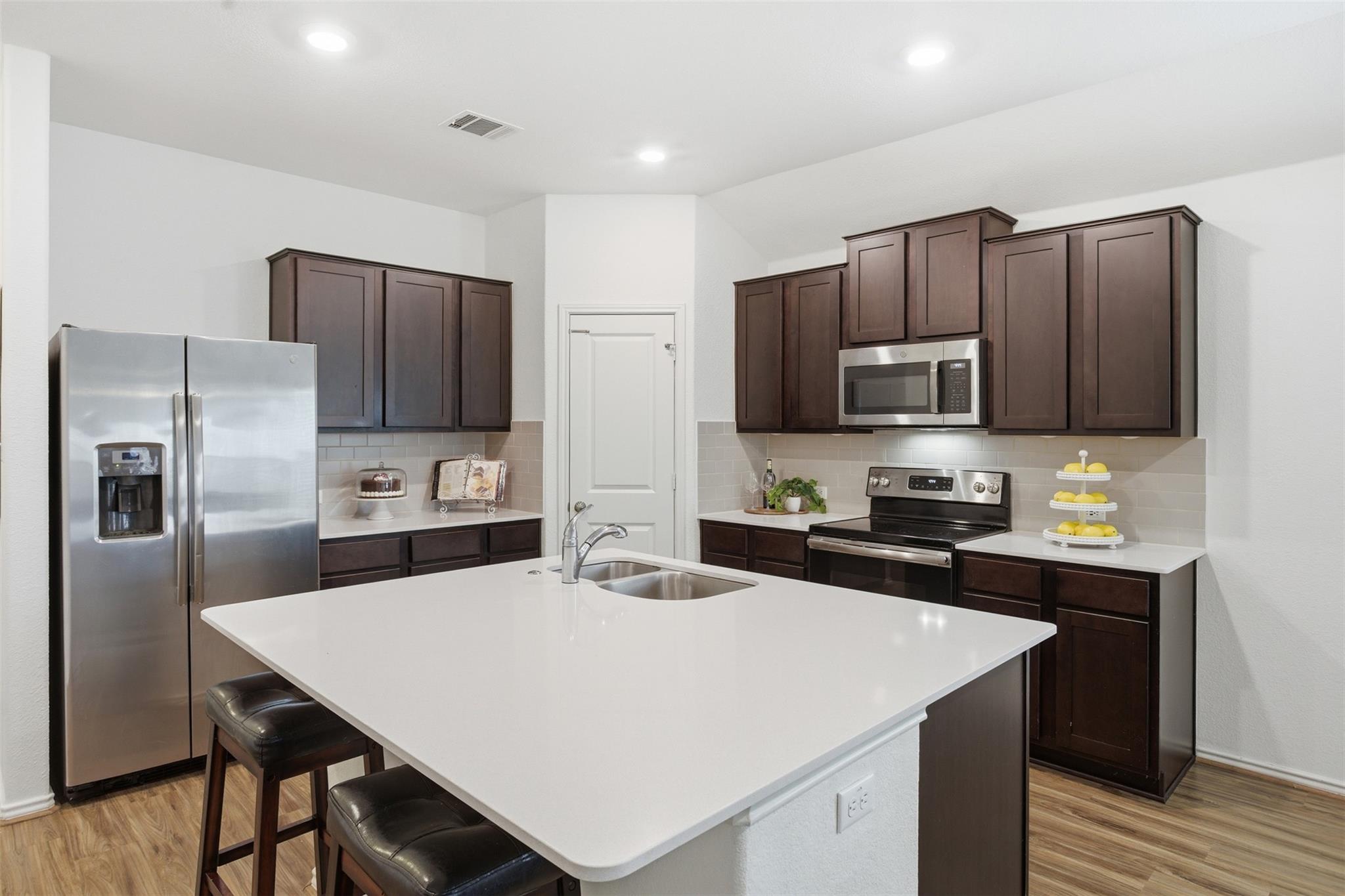 509 Marklawn Ln, Hutto, TX 78634