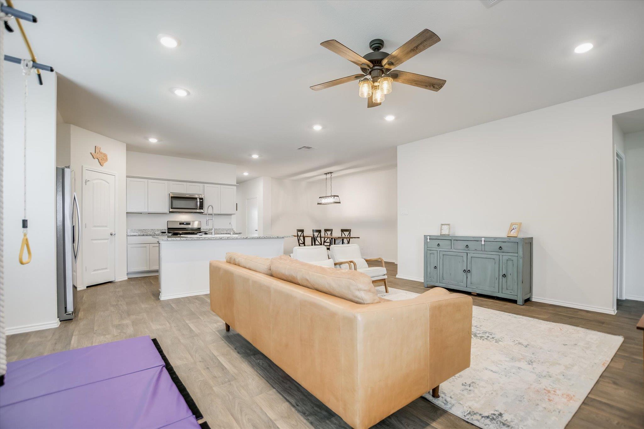 262 SICKLE Loop, Kyle, TX 78640