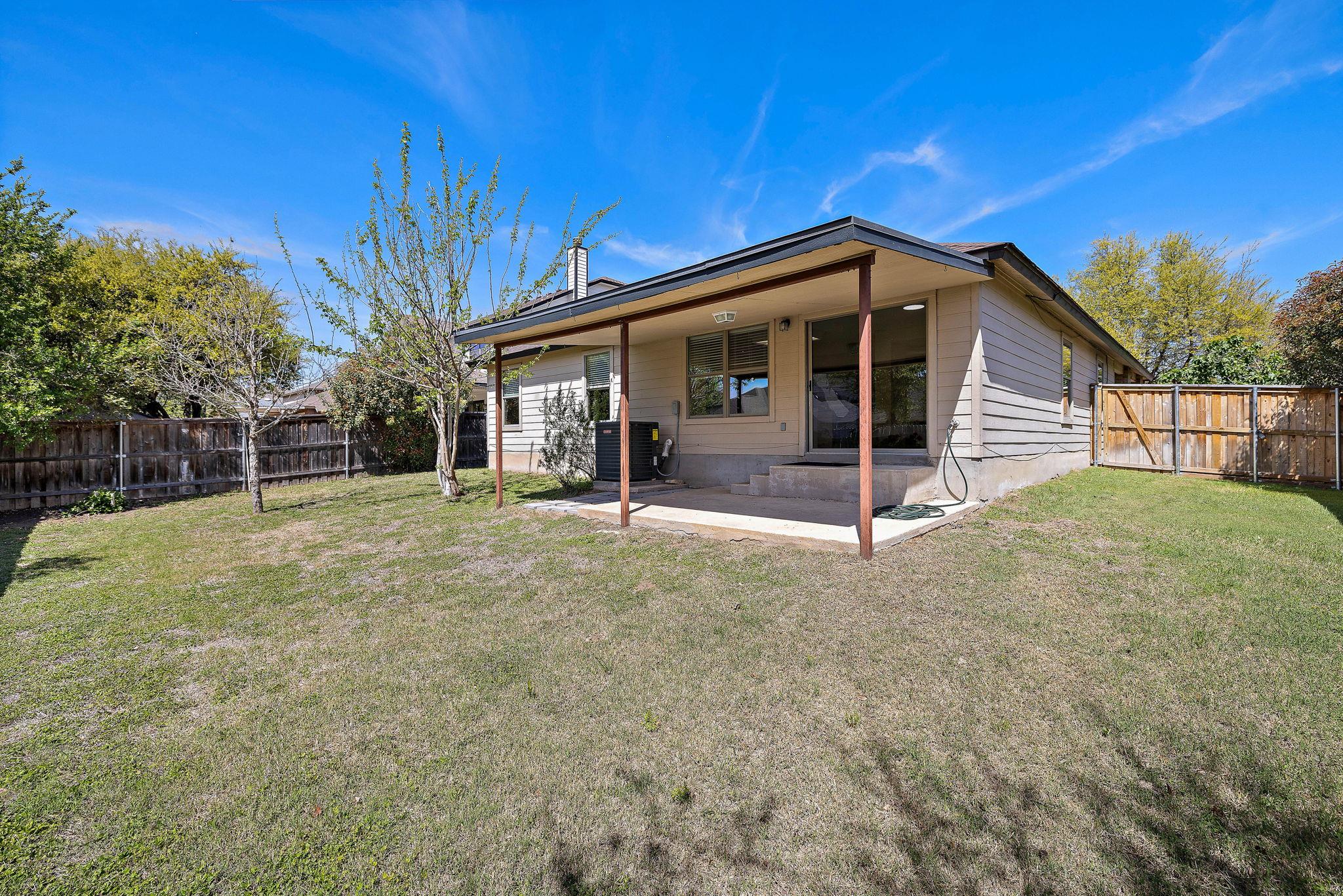 301 Wildwood Dr, Georgetown, TX 78633