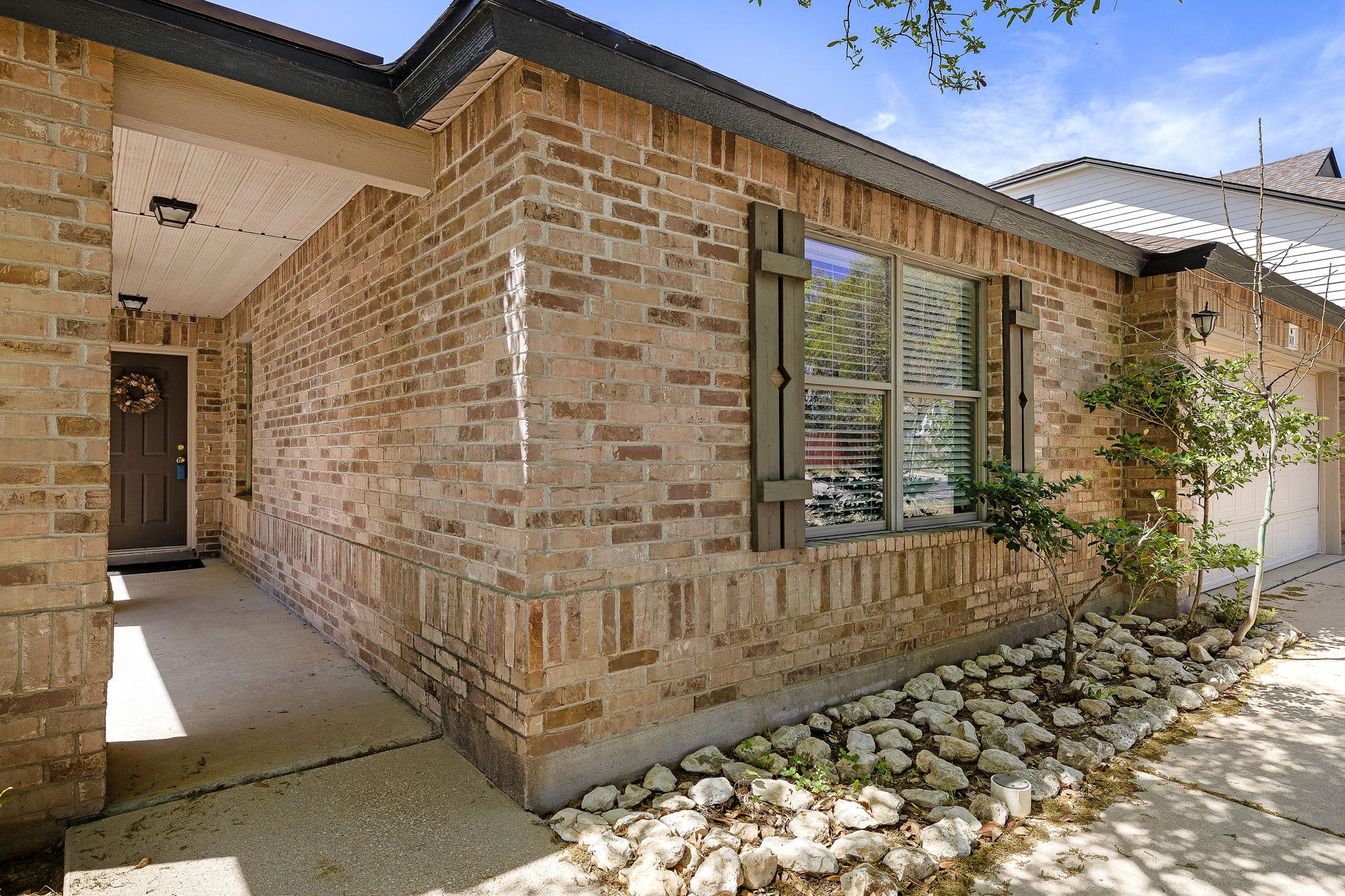 301 Wildwood Dr, Georgetown, TX 78633