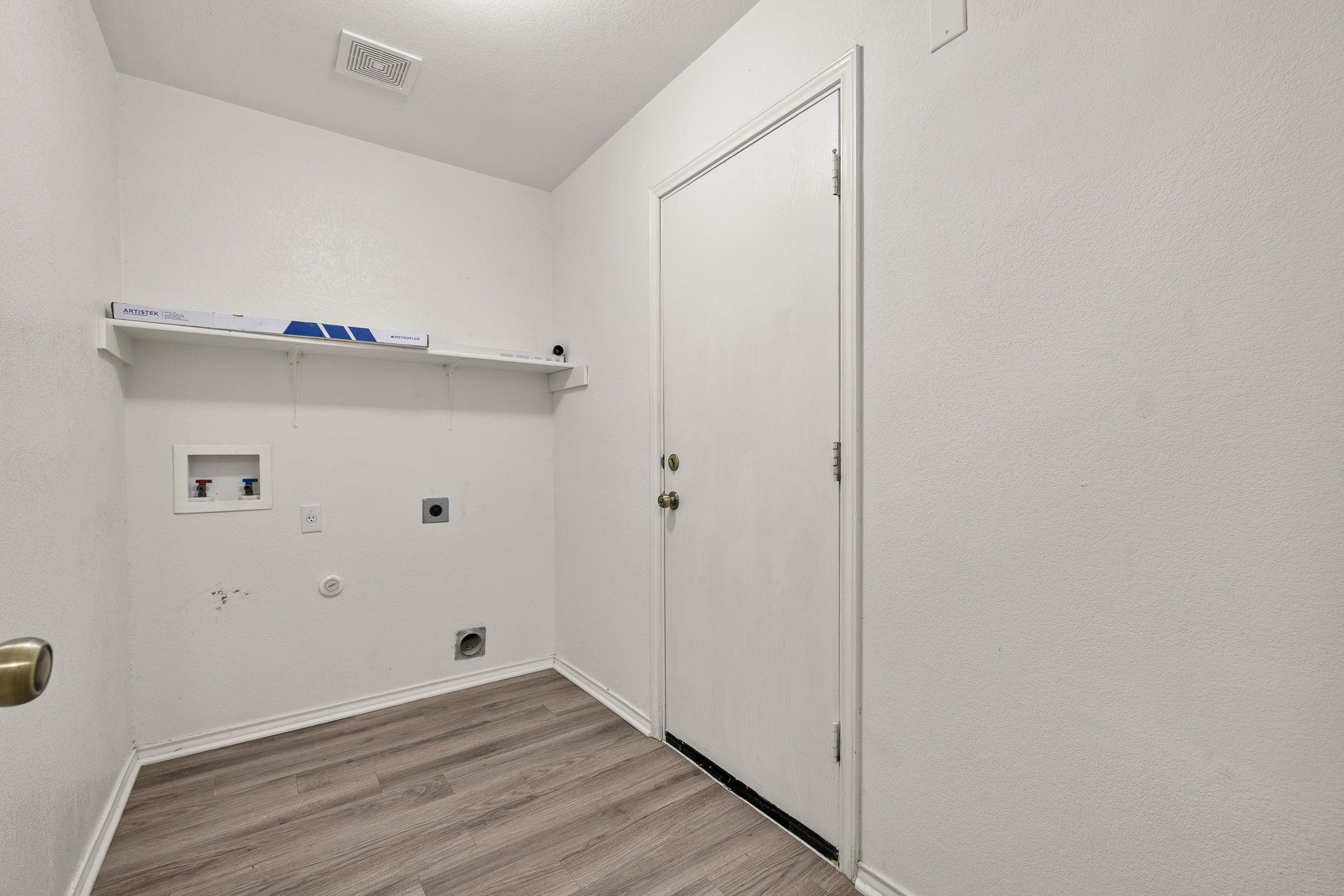 301 Wildwood Dr, Georgetown, TX 78633