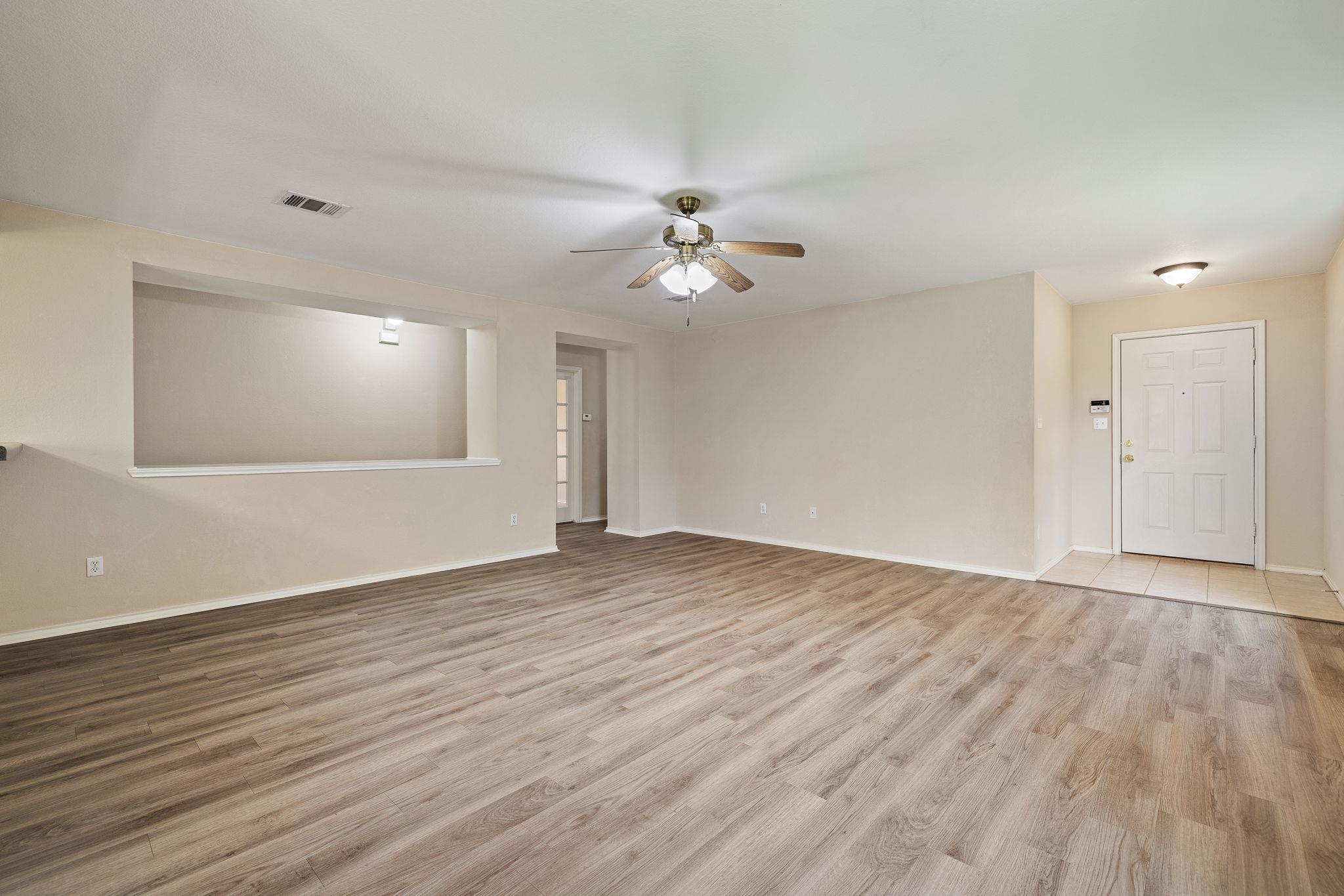 301 Wildwood Dr, Georgetown, TX 78633