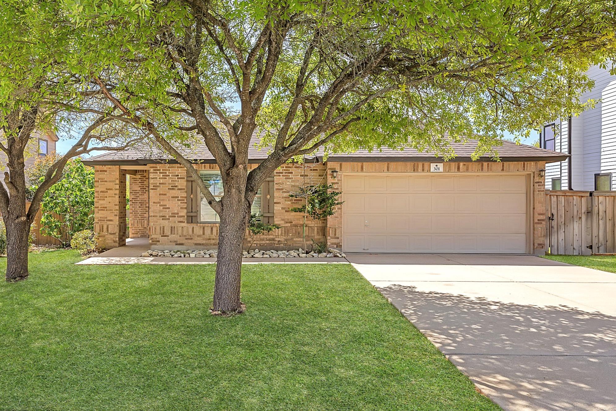 301 Wildwood Dr, Georgetown, TX 78633