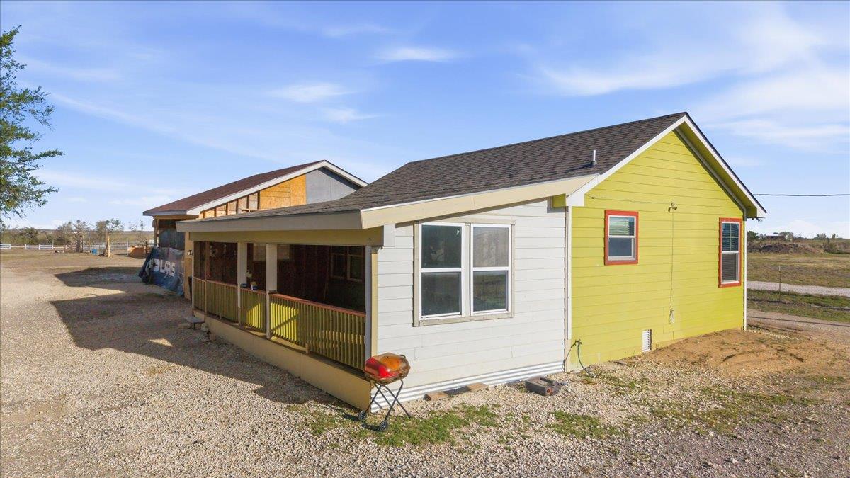 17309 Skog Rd, Elgin, TX 78660