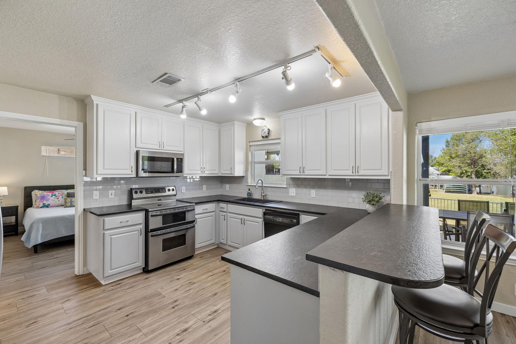 619 Clear Cove Dr, Granite Shoals, TX 78654