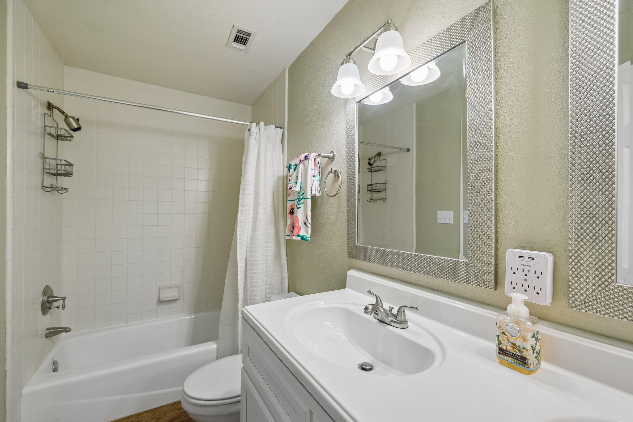 619 Clear Cove Dr, Granite Shoals, TX 78654