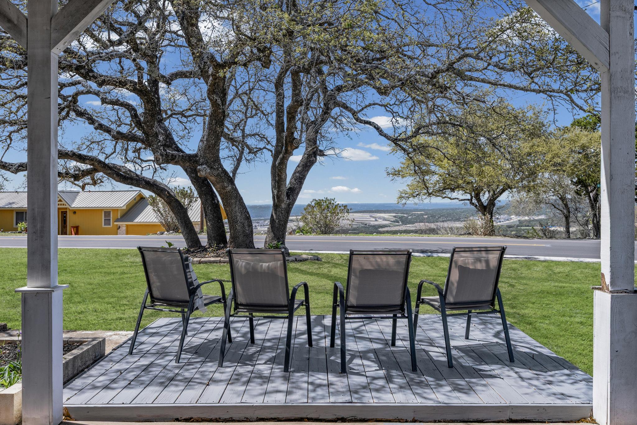 20811 Trapper Ln, Lago Vista, TX 78645