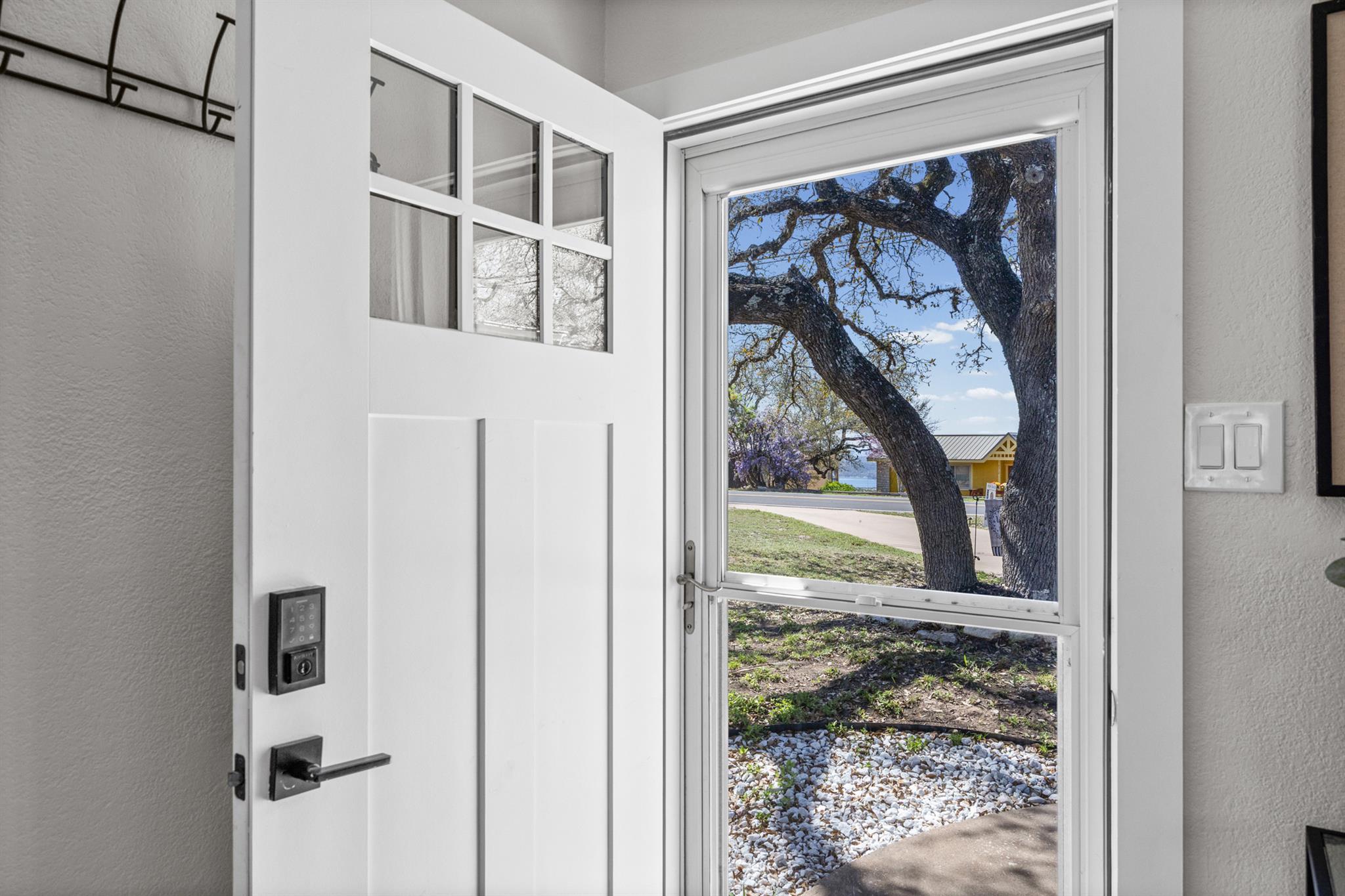 20811 Trapper Ln, Lago Vista, TX 78645