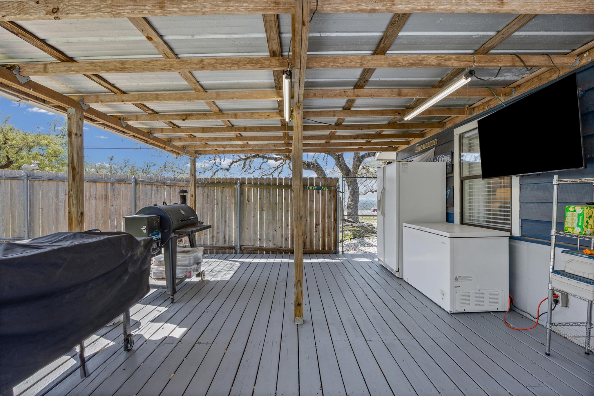 20811 Trapper Ln, Lago Vista, TX 78645