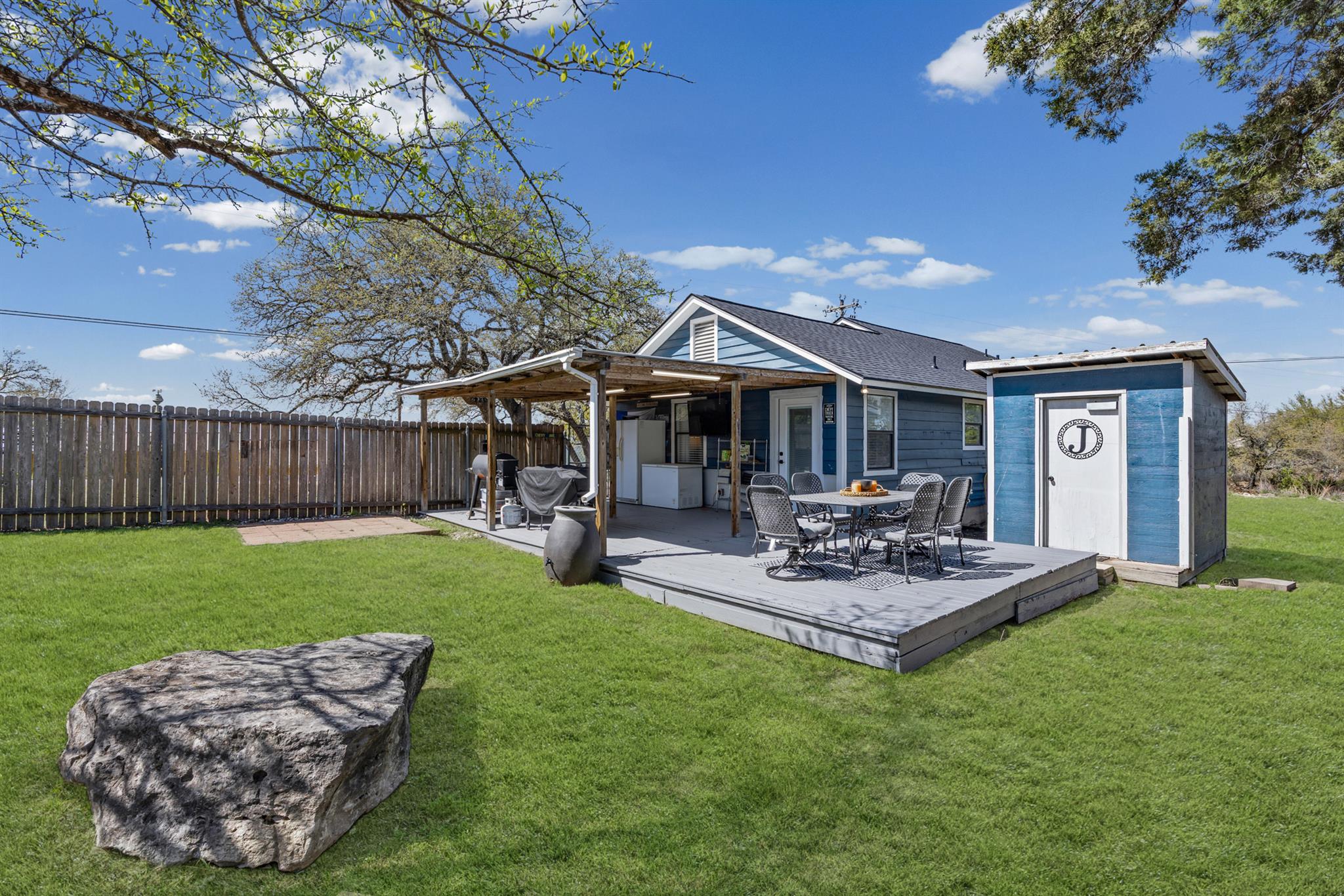 20811 Trapper Ln, Lago Vista, TX 78645