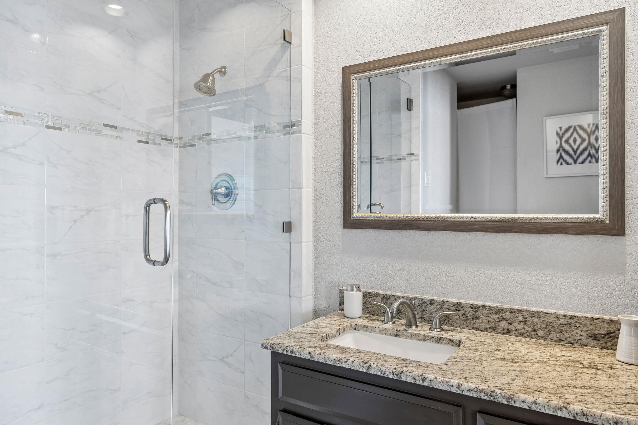 101 Island Dr, Horseshoe Bay, TX 78657