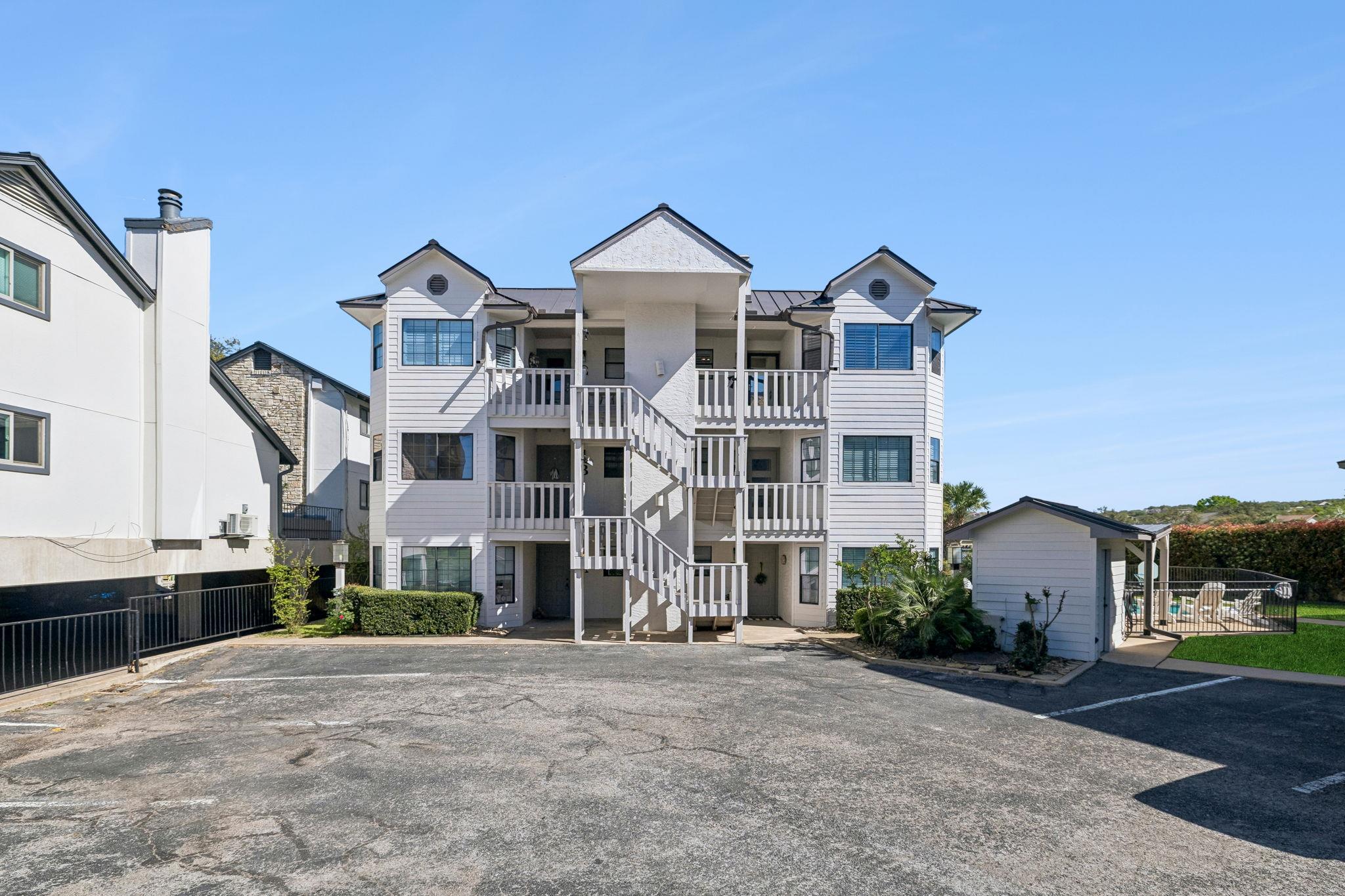 101 Island Dr, Horseshoe Bay, TX 78657