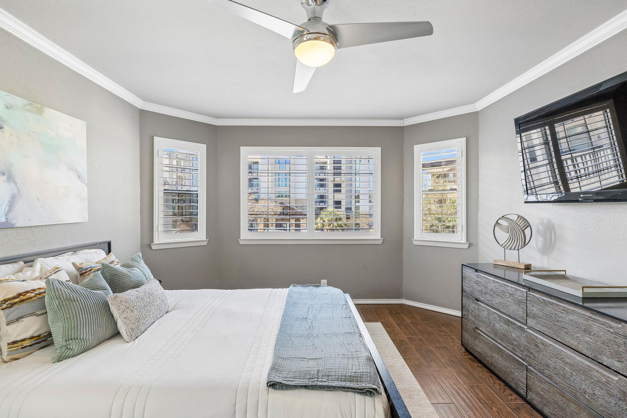 101 Island Dr, Horseshoe Bay, TX 78657