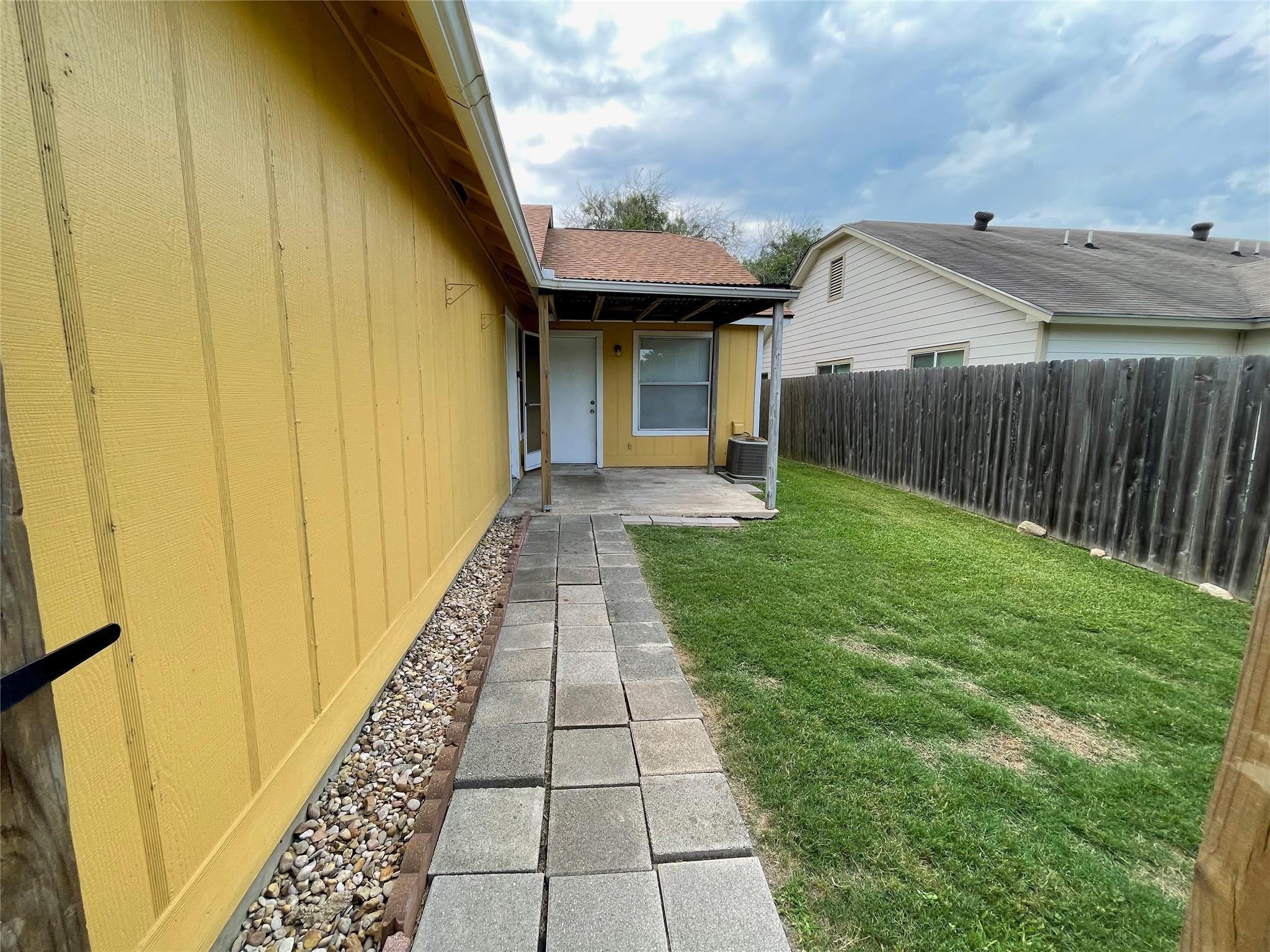 8117 West Gate Blvd # A, Austin, TX 78745