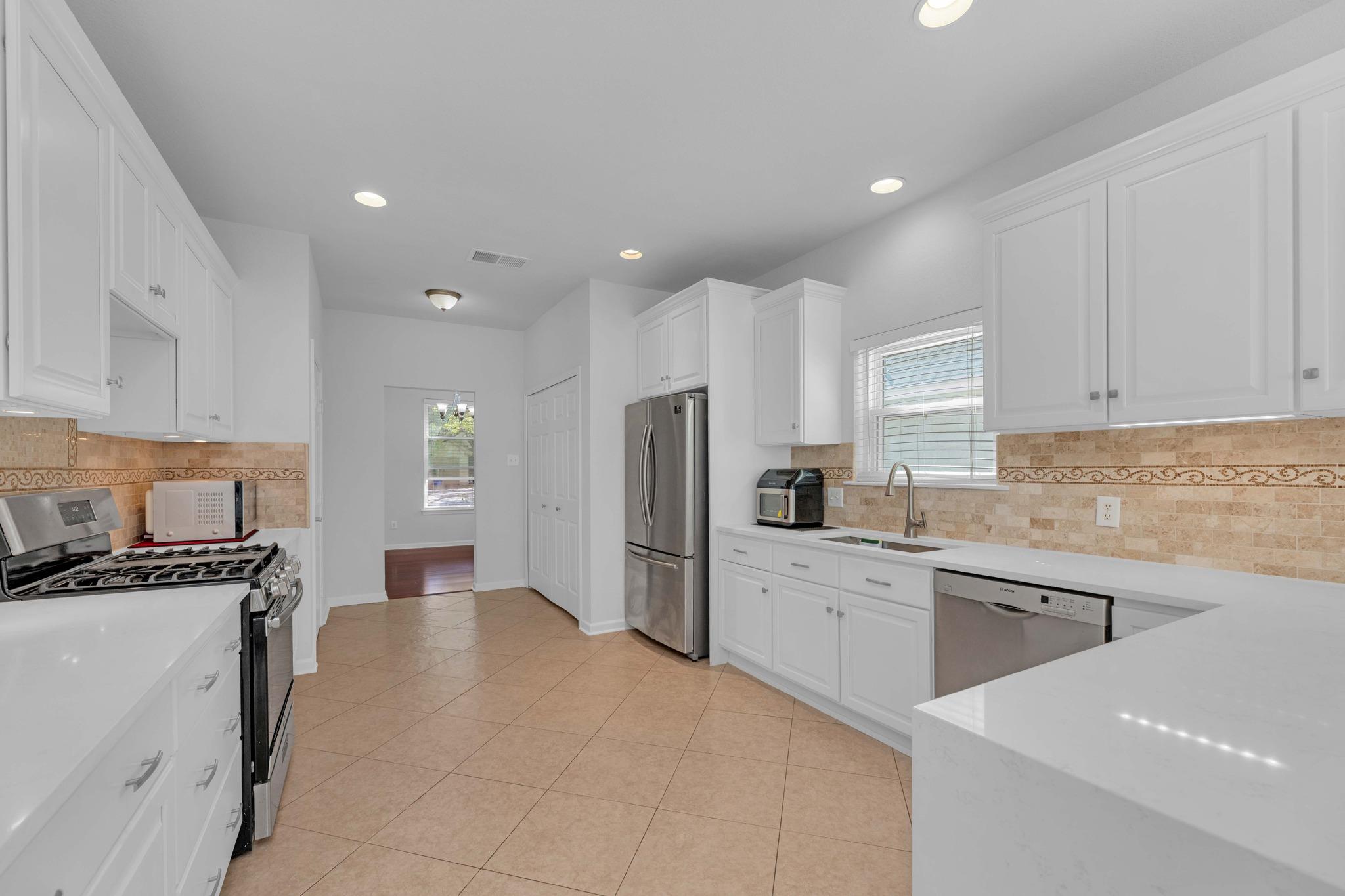 12528 Labrador Cv, Austin, TX 78729