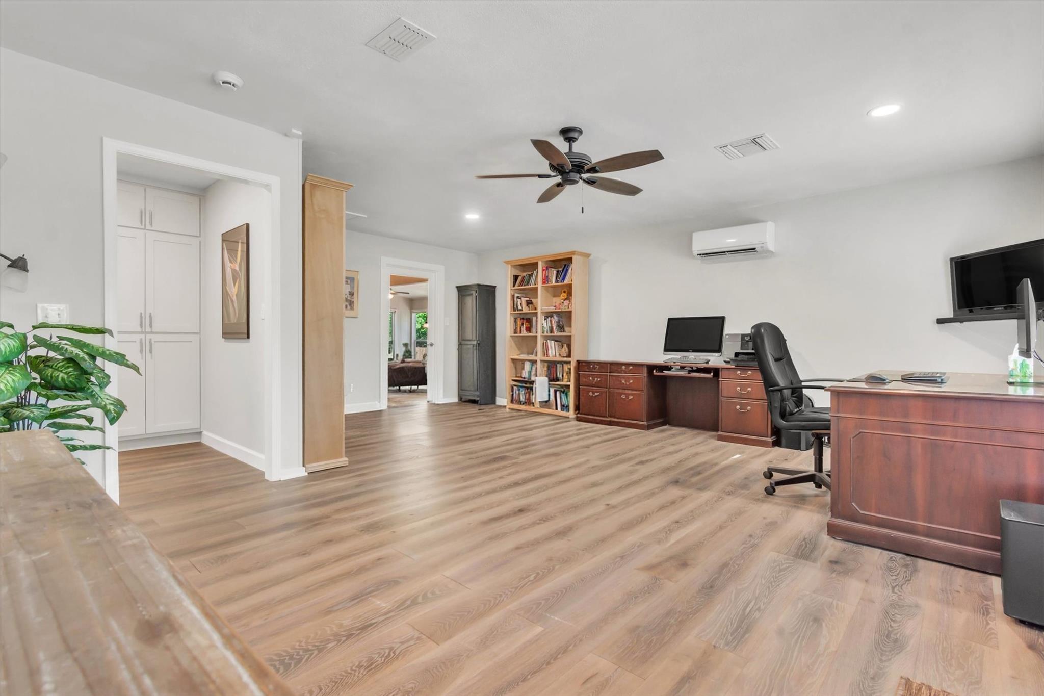 204 Mesa Dr, Georgetown, TX 78628