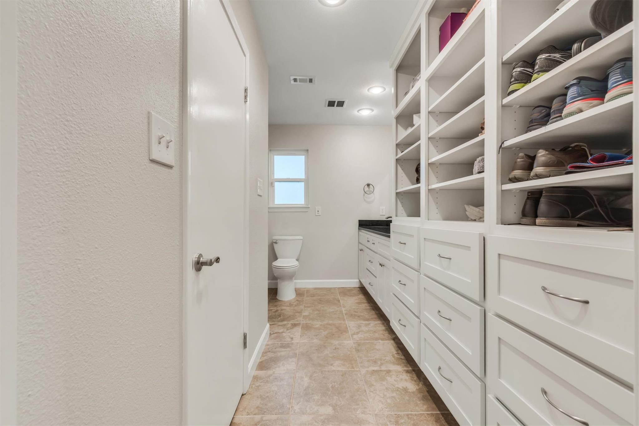 204 Mesa Dr, Georgetown, TX 78628