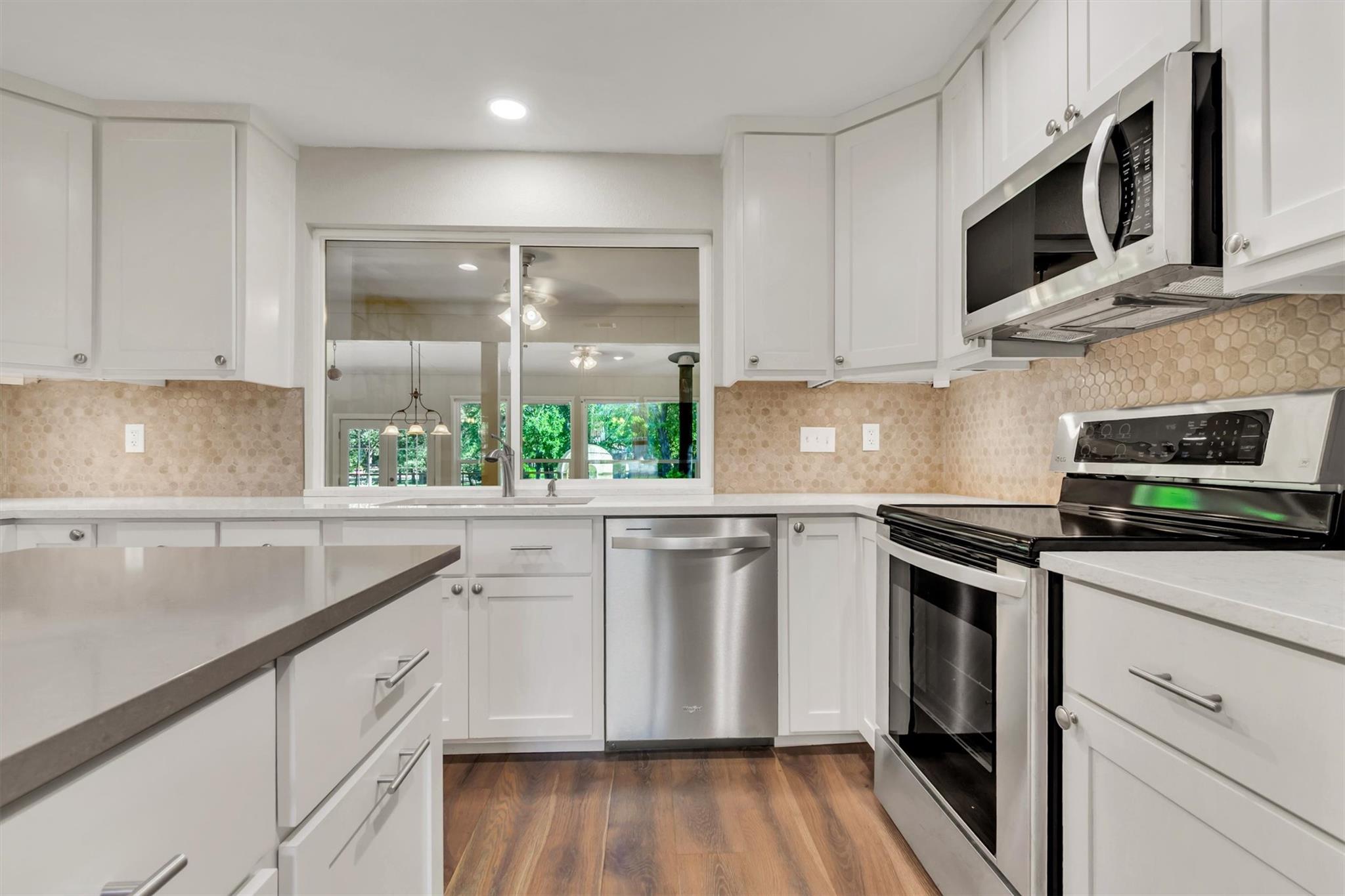 204 Mesa Dr, Georgetown, TX 78628