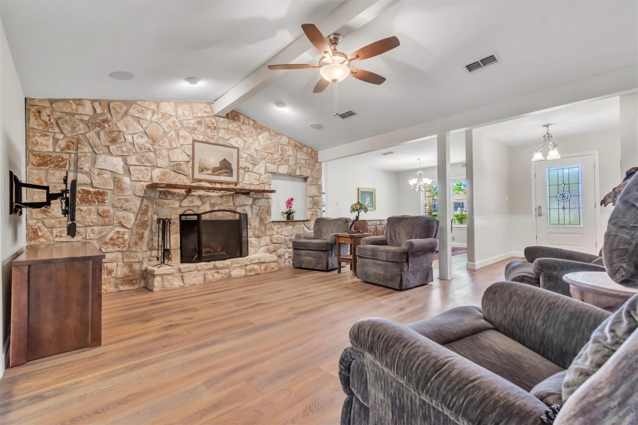 204 Mesa Dr, Georgetown, TX 78628